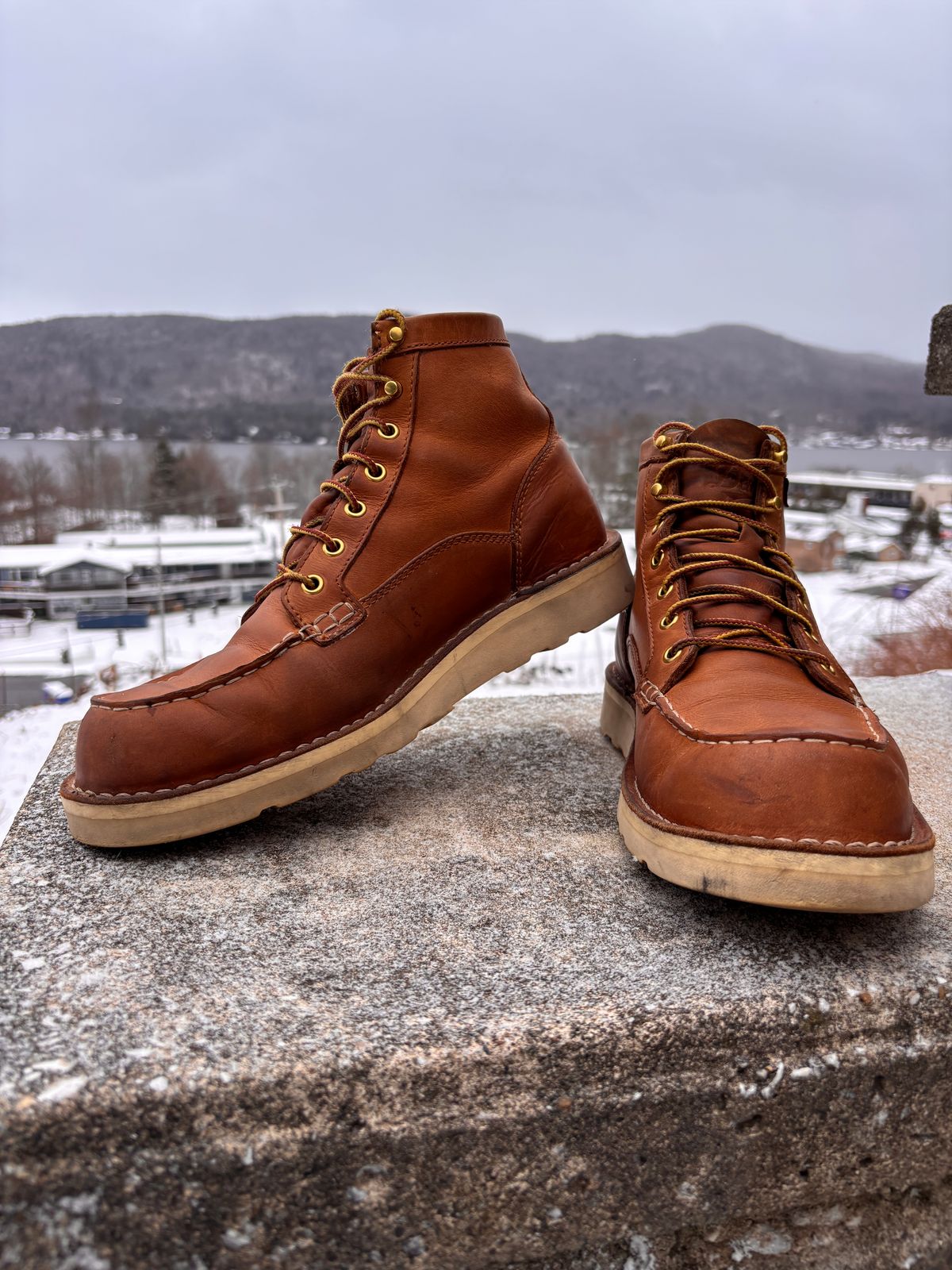 Photo by cjdigs on January 5, 2025 of the Danner Bull Run Moc in Danner / Wheat.