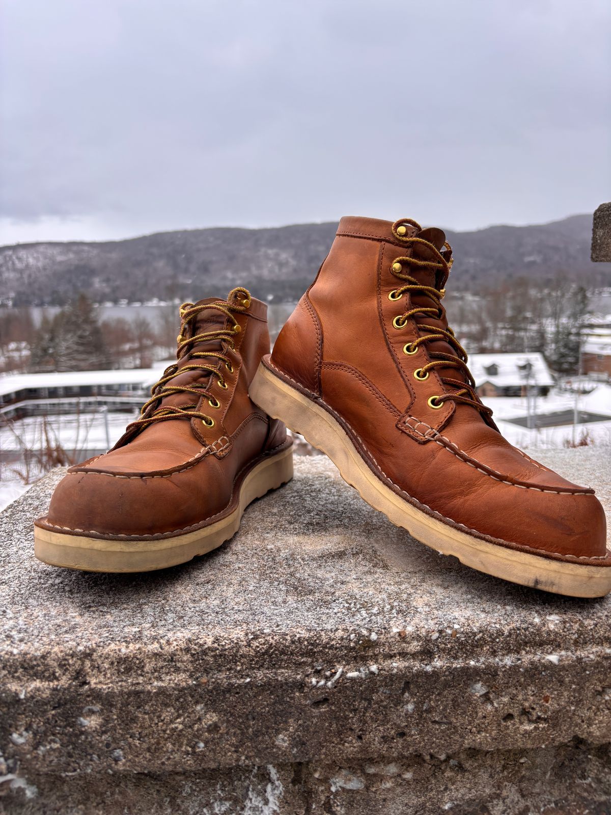 Photo by cjdigs on January 5, 2025 of the Danner Bull Run Moc in Danner / Wheat.