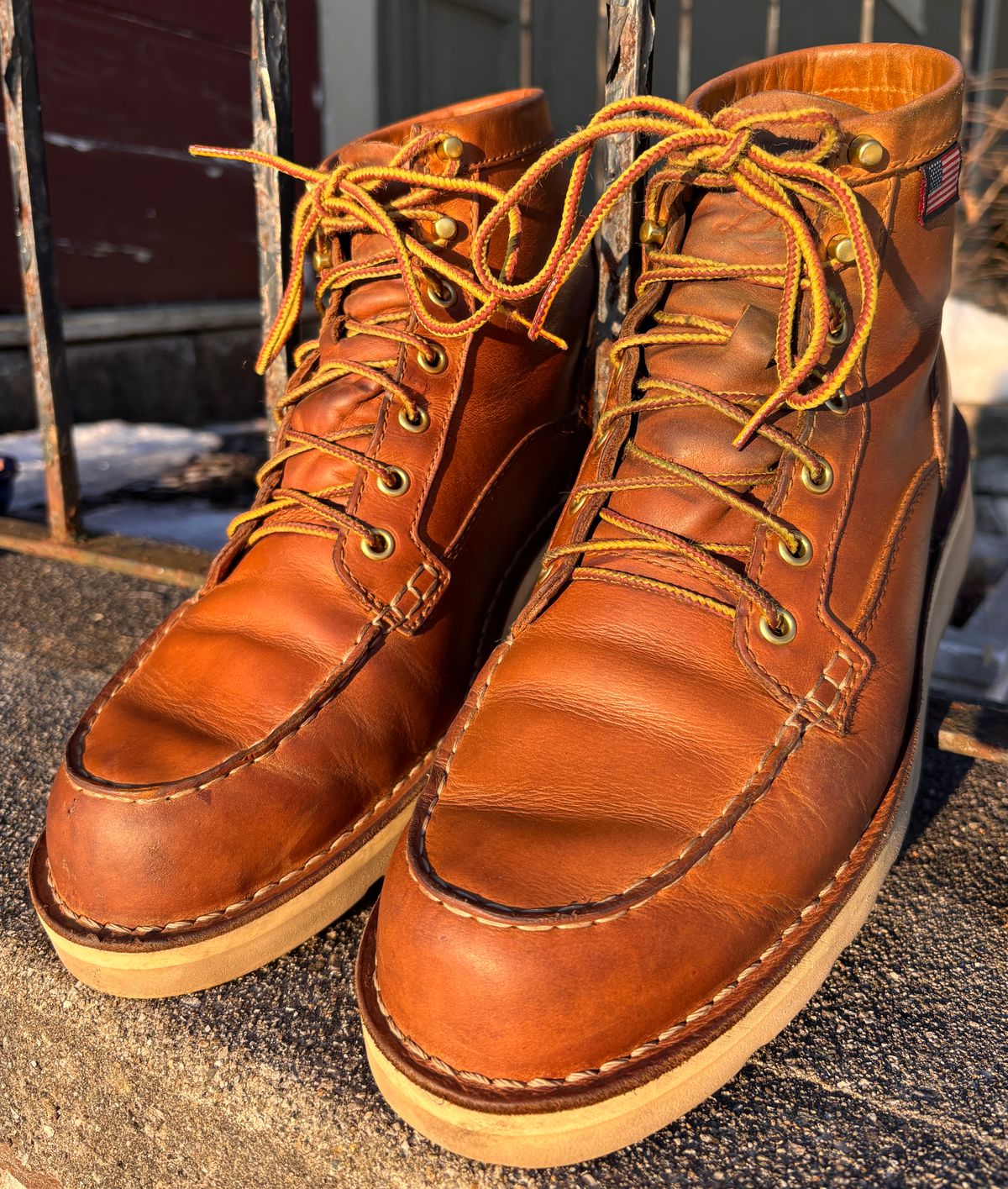 Photo by cjdigs on March 2, 2025 of the Danner Bull Run Moc in Danner / Wheat.