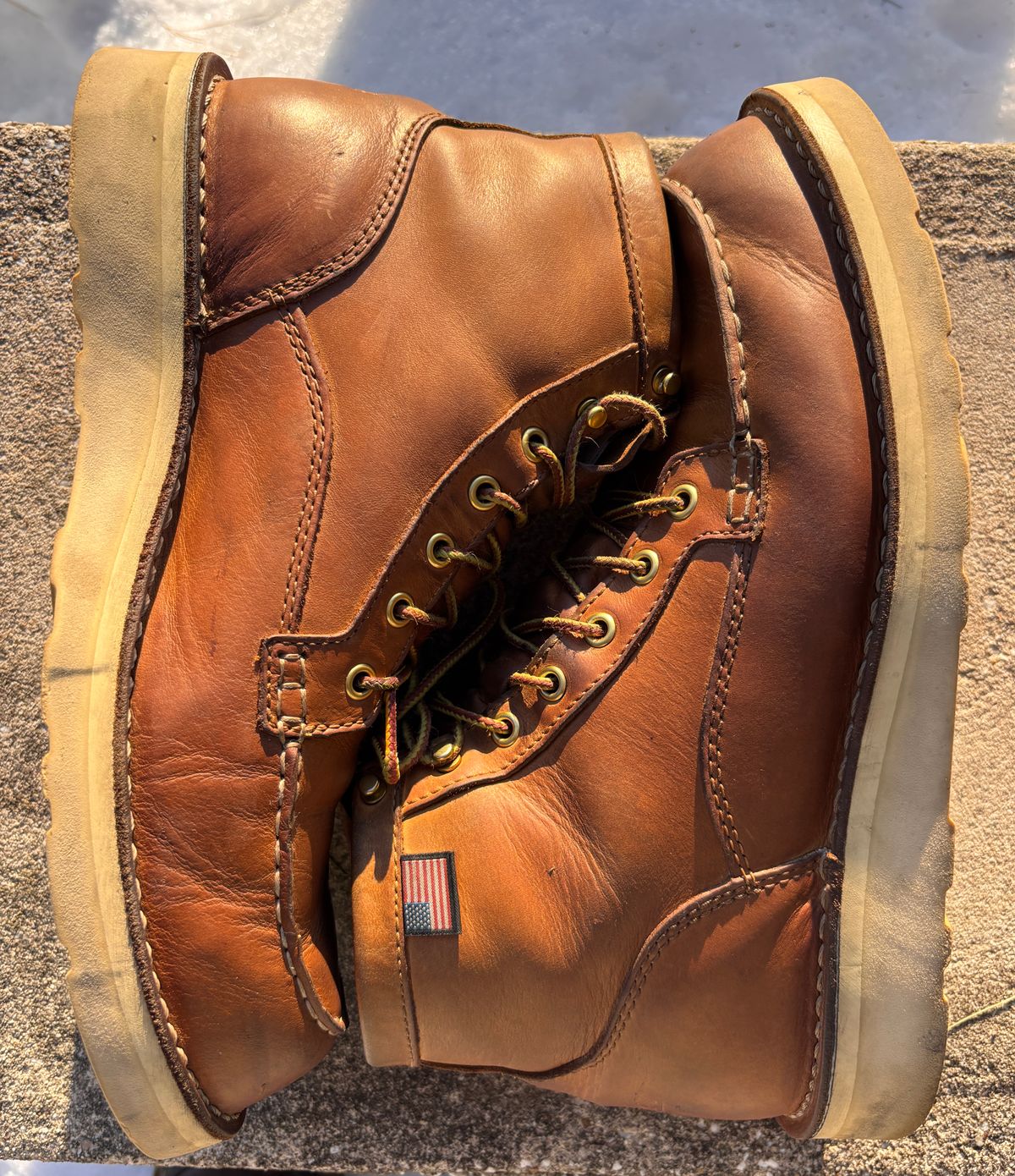 Photo by cjdigs on March 2, 2025 of the Danner Bull Run Moc in Danner / Wheat.