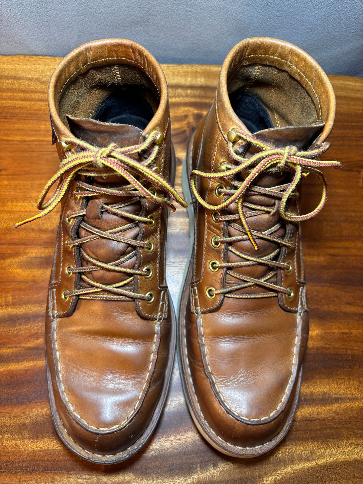 Photo by cjdigs on April 4, 2025 of the Danner Bull Run Moc in Danner / Wheat.