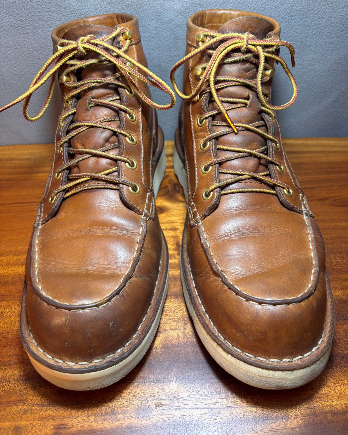 Photo by cjdigs on April 4, 2025 of the Danner Bull Run Moc in Danner / Wheat.