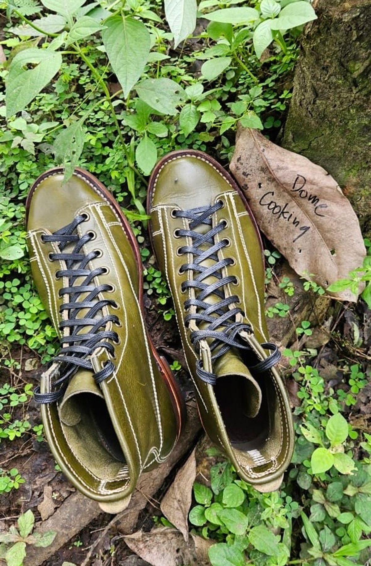 Photo by patinachroniclesDVO on November 1, 2025 of the Willie's Handmade Boots Pioneer Lace To Toe in Badalassi Carlo Oliva Minerva.