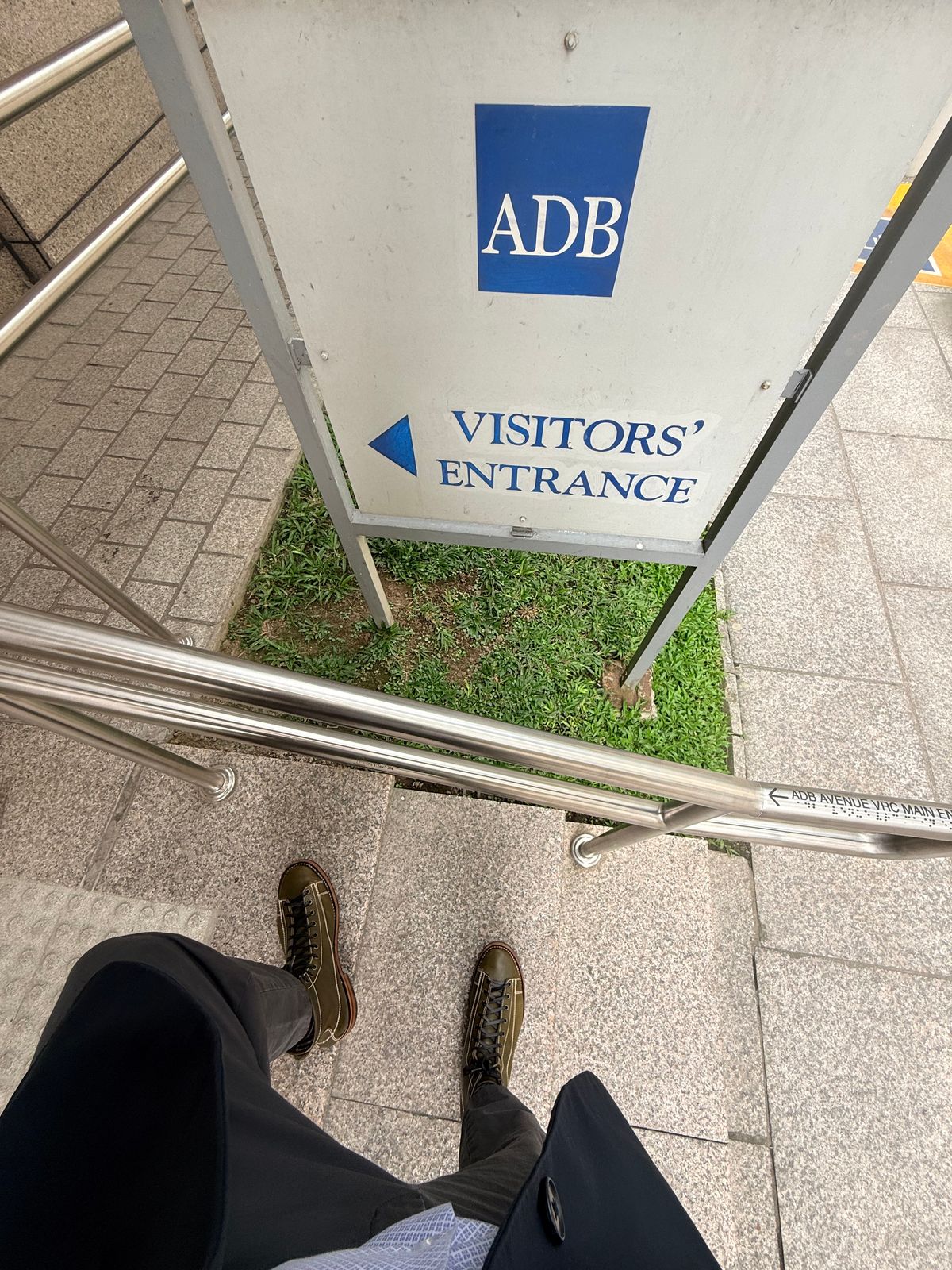 Photo by patinachroniclesDVO on October 9, 2025 of the Willie's Handmade Boots Pioneer Lace To Toe in Badalassi Carlo Oliva Minerva.