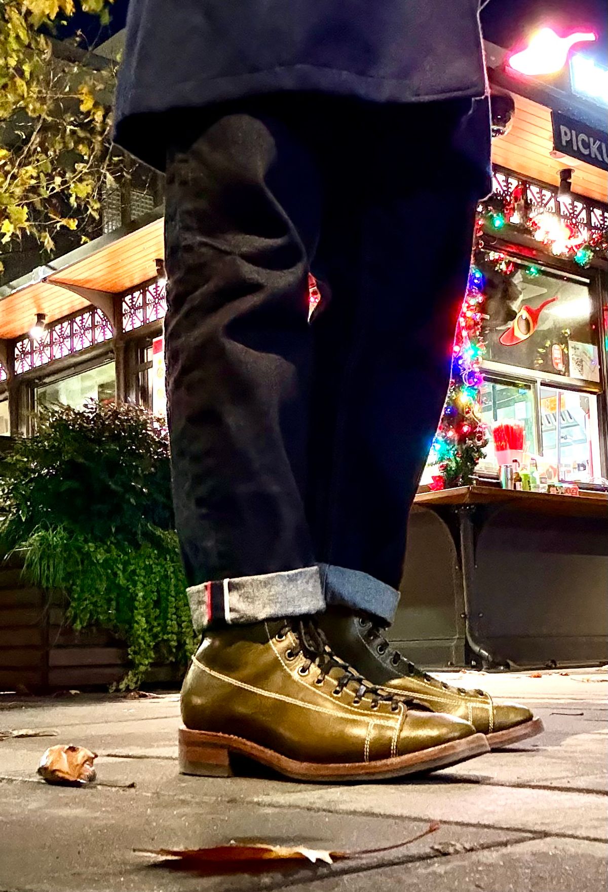 Photo by patinachroniclesDVO on December 2, 2025 of the Willie's Handmade Boots Pioneer Lace To Toe in Badalassi Carlo Oliva Minerva.