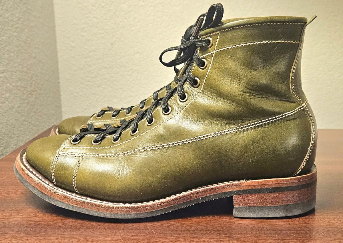 Photo by patinachroniclesDVO on December 4, 2025 of the Willie's Handmade Boots Pioneer Lace To Toe in Badalassi Carlo Oliva Minerva.