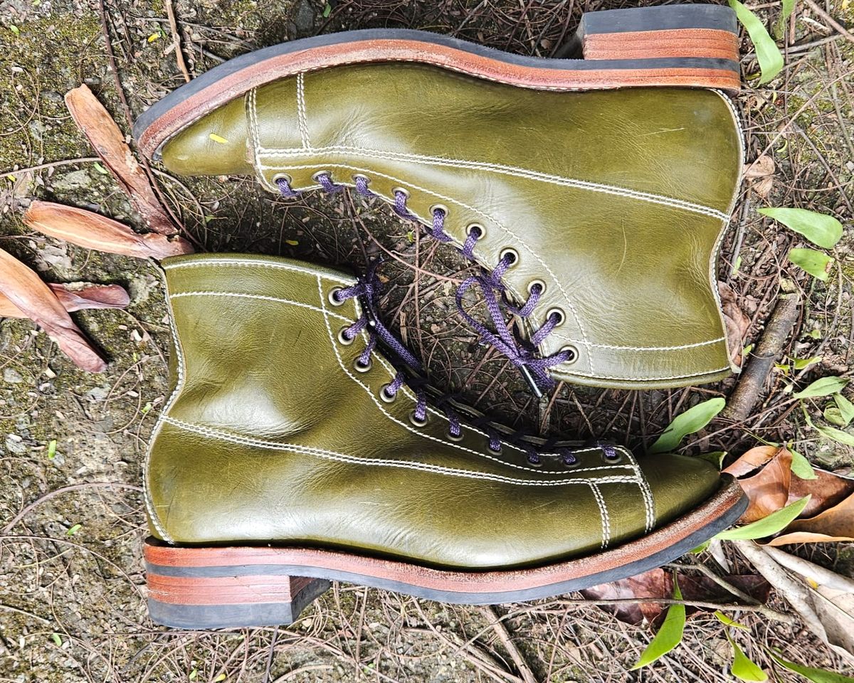 Photo by patinachroniclesDVO on January 3, 2026 of the Willie's Handmade Boots Pioneer Lace To Toe in Badalassi Carlo Oliva Minerva.