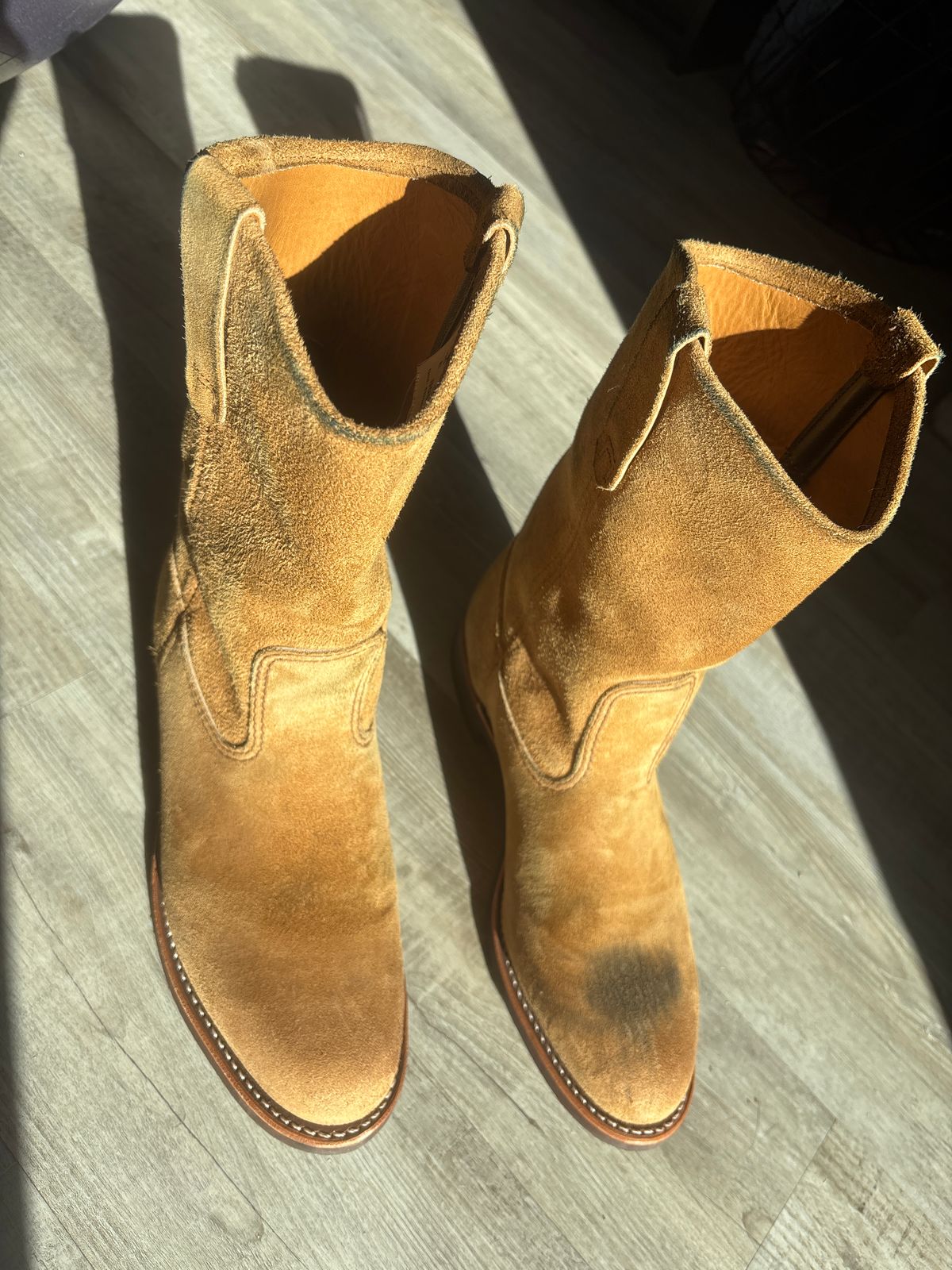 Photo by winters_8 on October 8, 2025 of the Red Wing Pecos in S.B. Foot Hawthorne Muleskinner.