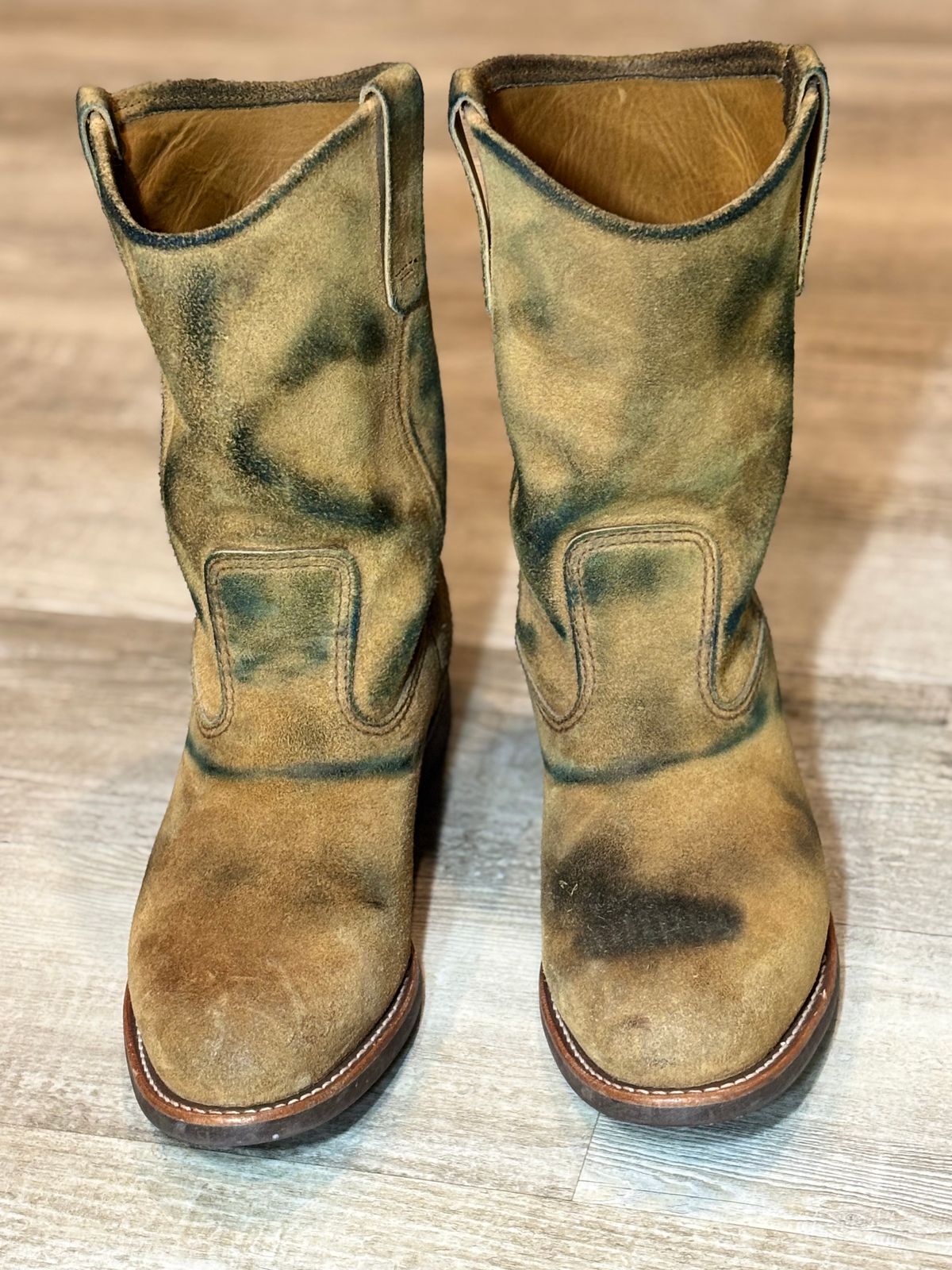 Photo by winters_8 on December 6, 2025 of the Red Wing Pecos in S.B. Foot Hawthorne Muleskinner.