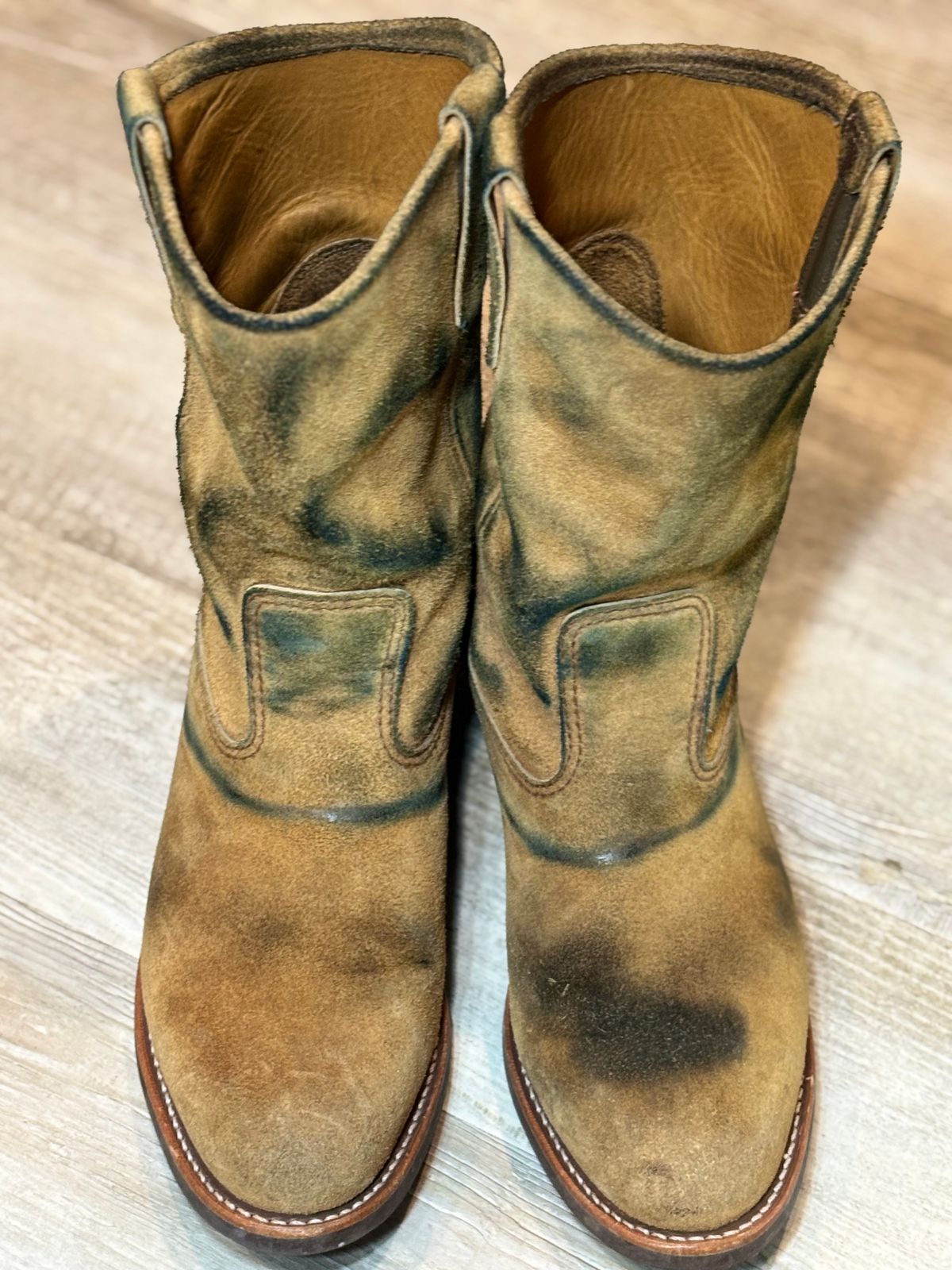 Photo by winters_8 on December 6, 2025 of the Red Wing Pecos in S.B. Foot Hawthorne Muleskinner.