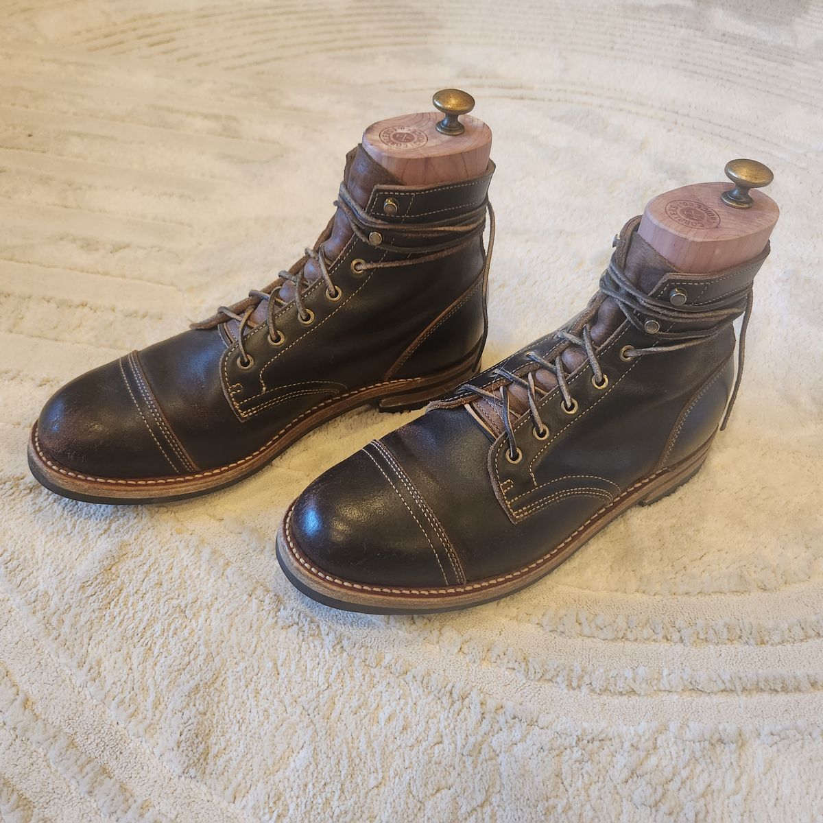 Photo by MasterResource4890 on January 21, 2025 of the Truman Cap Toe Boot in Horween Java Waxed Flesh.