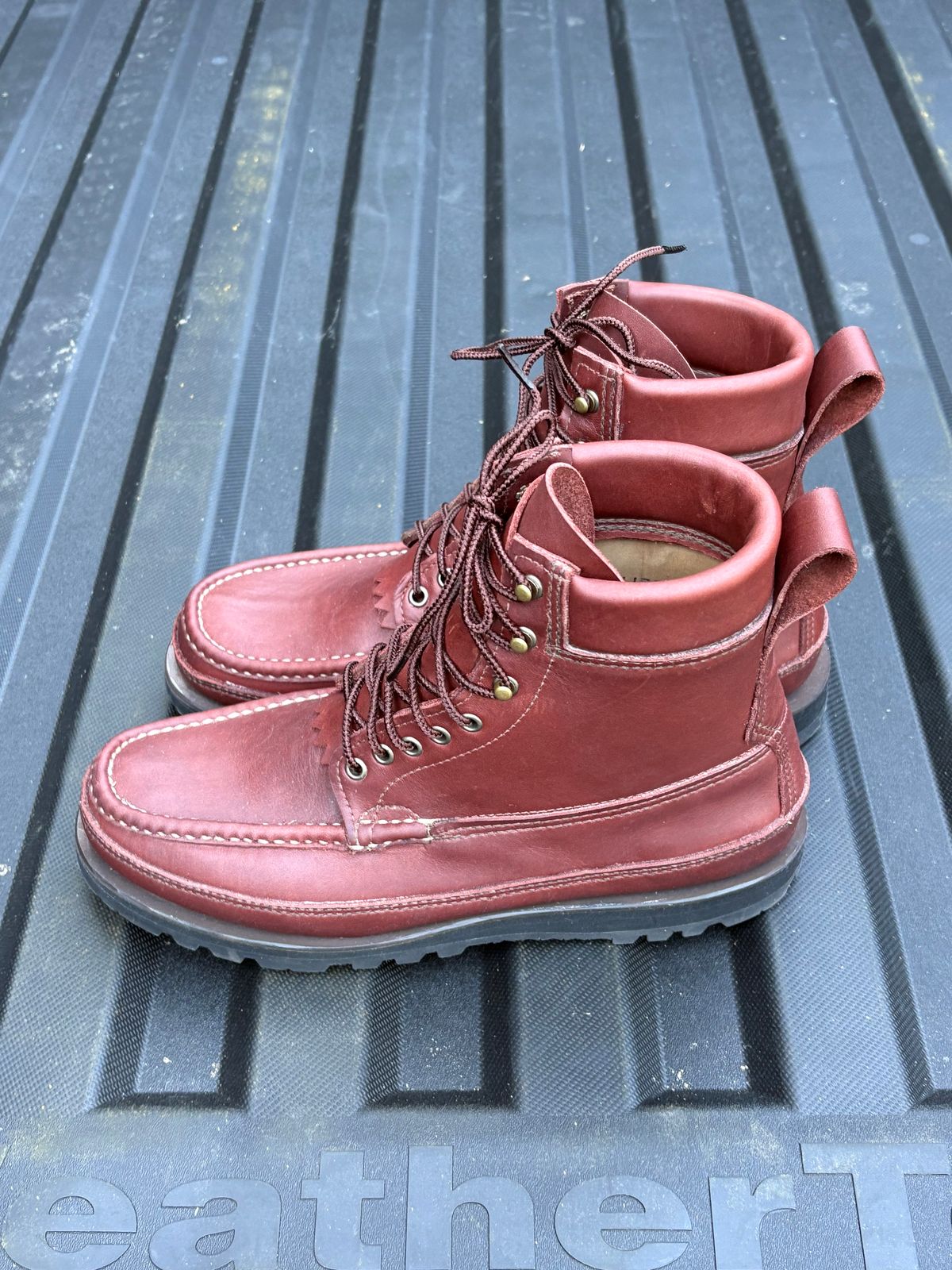 Photo by jimmyshoestrings on June 23, 2025 of the Russell Moccasin Co. Big Cambo in Russell Moccasin Co./Walnut Timberjack.
