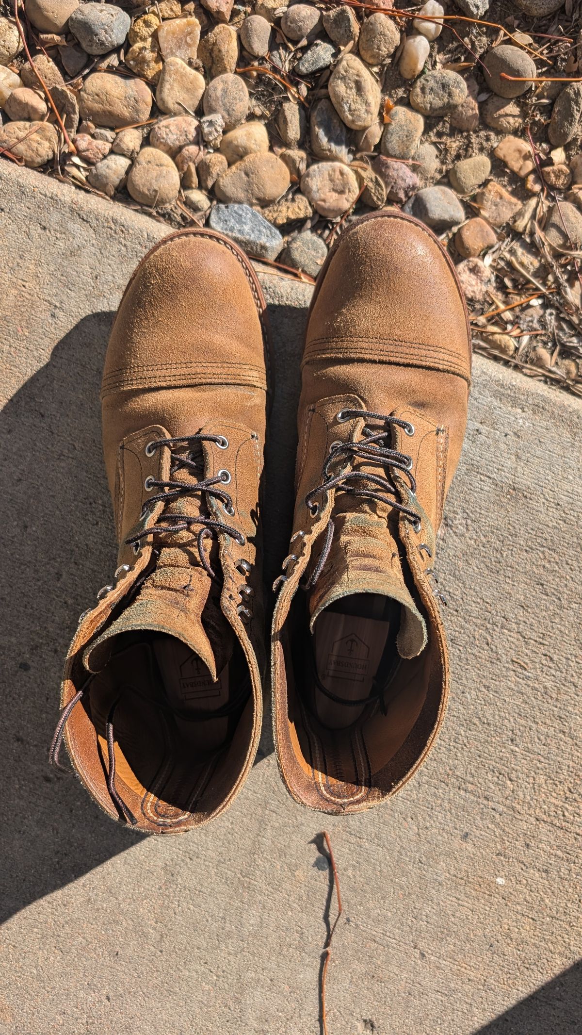 Photo by NoirSclera on November 2, 2025 of the Red Wing Iron Ranger in S.B. Foot Hawthorne Muleskinner.