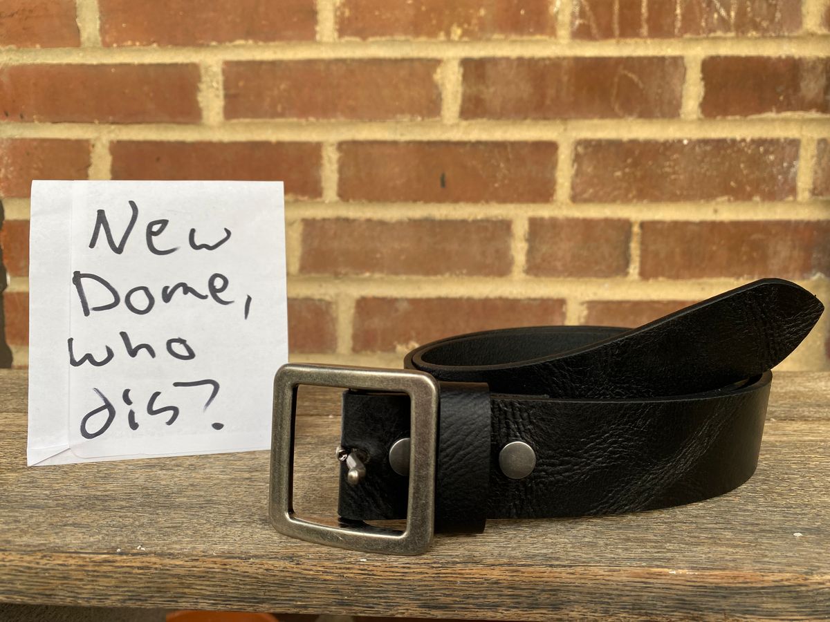 Photo by jacobjanes on October 1, 2025 of the The Belt Shoppe 1.5” Full Grain Buffalo Leather in Black Buffalo.