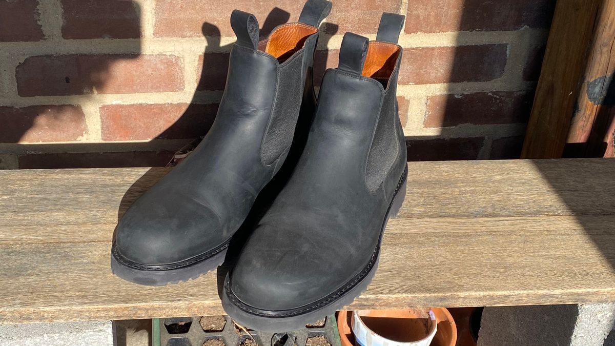 Photo by jacobjanes on April 16, 2025 of the Beckett Simonon Silva Boots in Rocinante Lis Royal Black Matte.