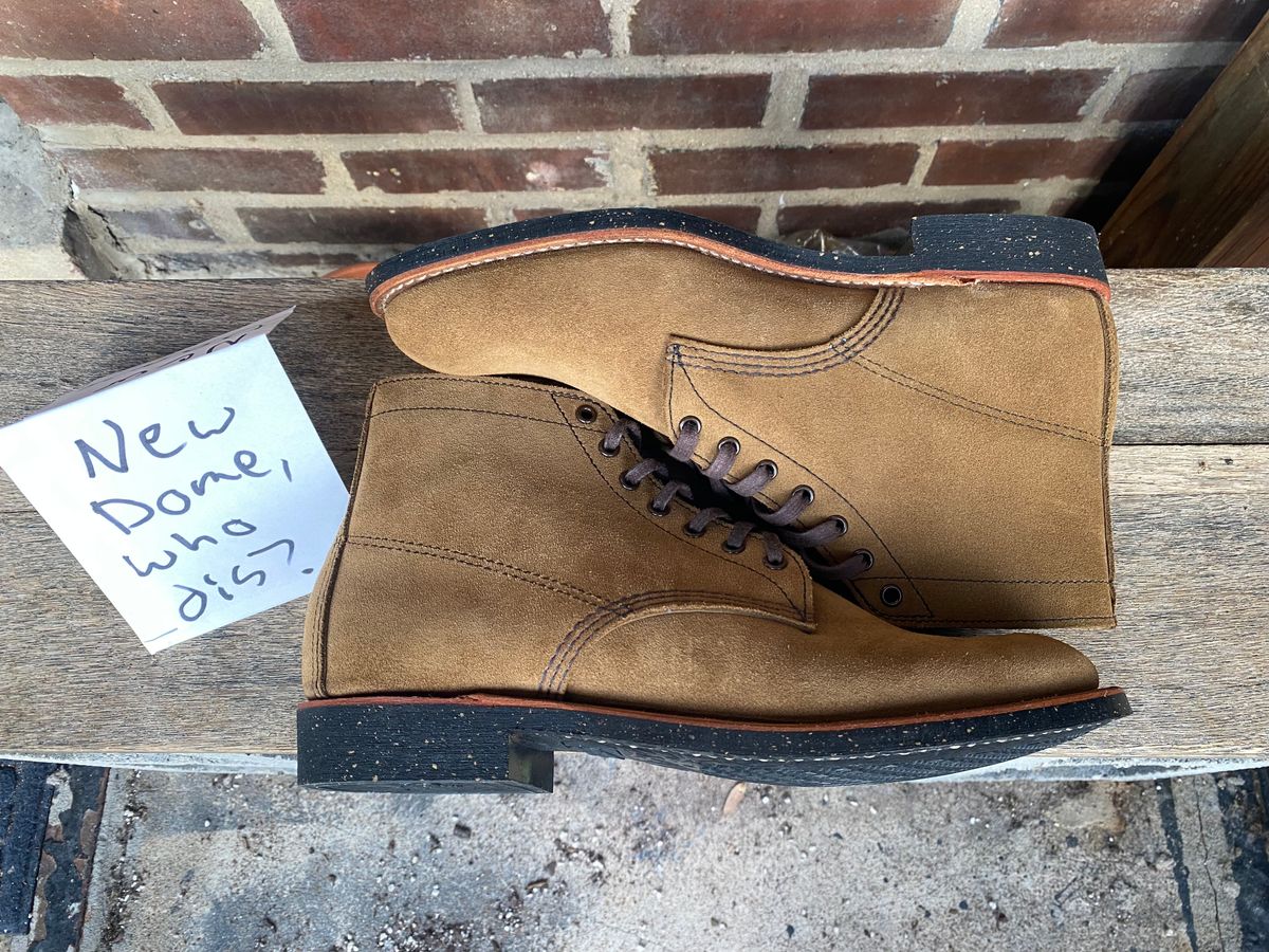 Photo by jacobjanes on October 1, 2025 of the Red Wing Merchant 8062 in S.B. Foot Olive Mohave Roughout.