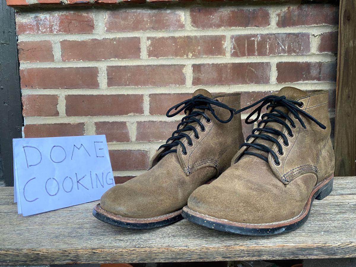 Photo by jacobjanes on November 1, 2025 of the Red Wing Merchant 8062 in S.B. Foot Olive Mohave Roughout.