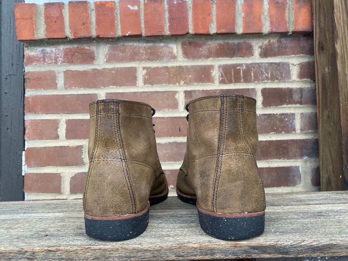 Photo by jacobjanes on December 2, 2025 of the Red Wing Merchant 8062 in S.B. Foot Olive Mohave Roughout.