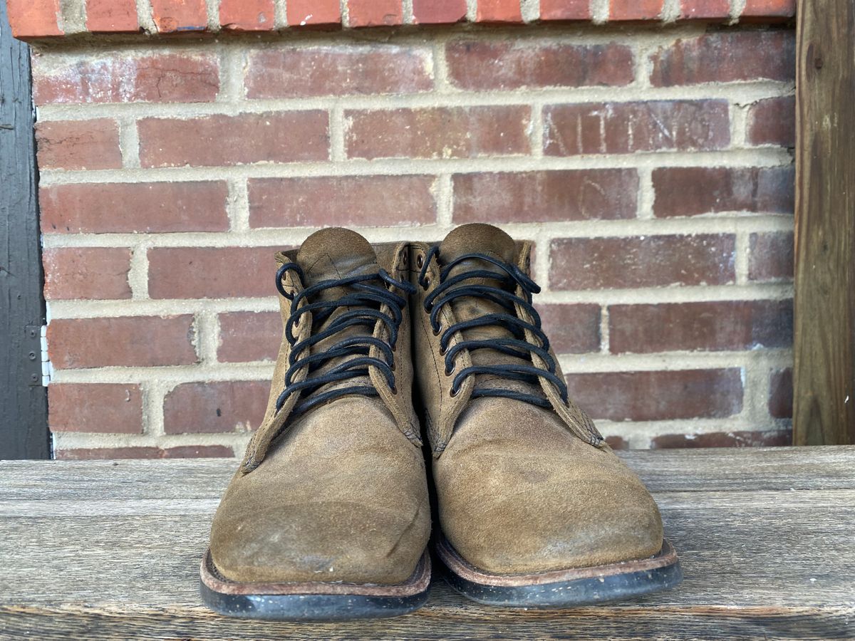 Photo by jacobjanes on January 5, 2026 of the Red Wing Merchant 8062 in S.B. Foot Olive Mohave Roughout.