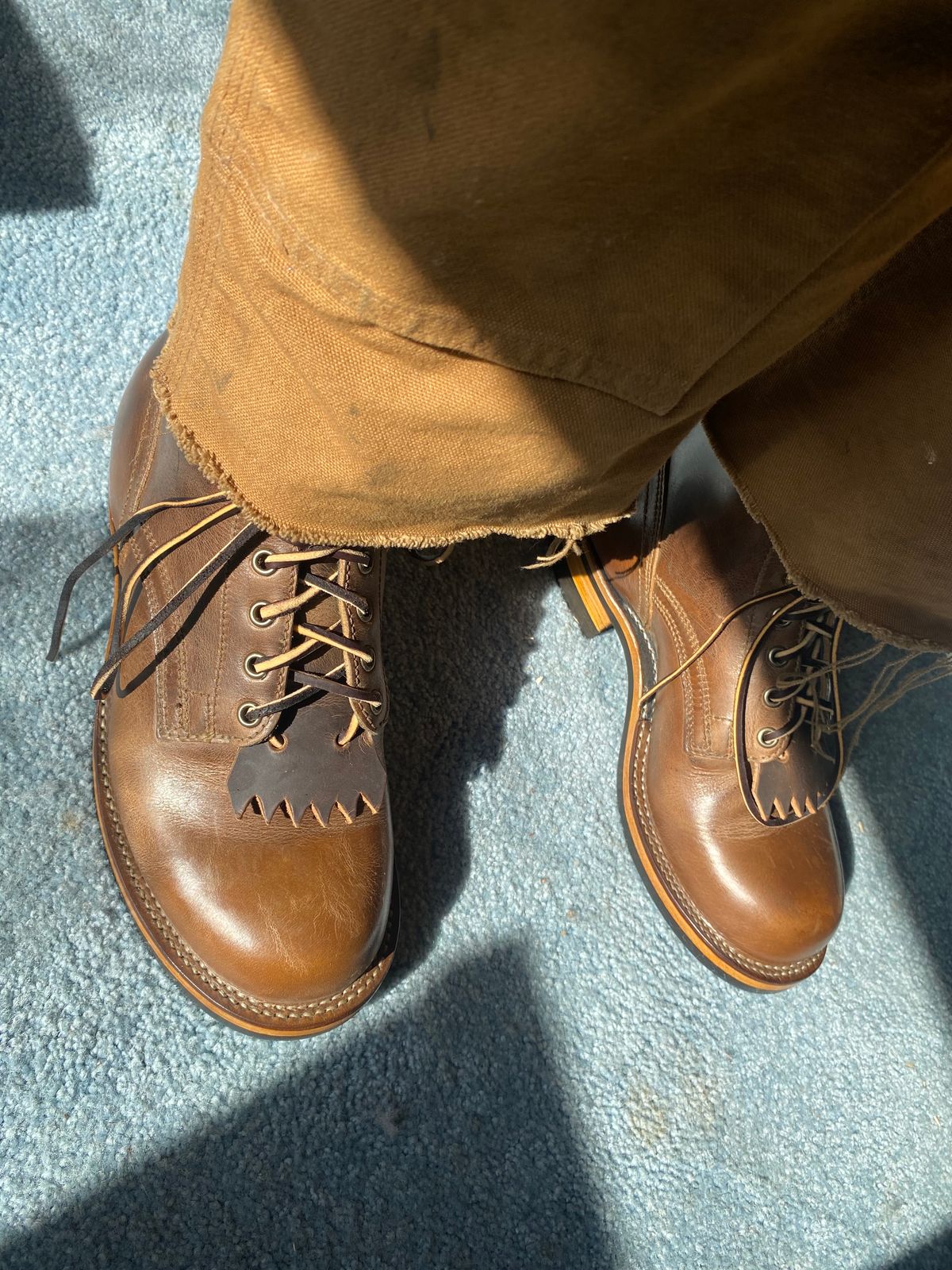 Photo by ColetonFuller on October 11, 2024 of the Drew's Boots 6-Inch Contractor in Rowdy Smooth.
