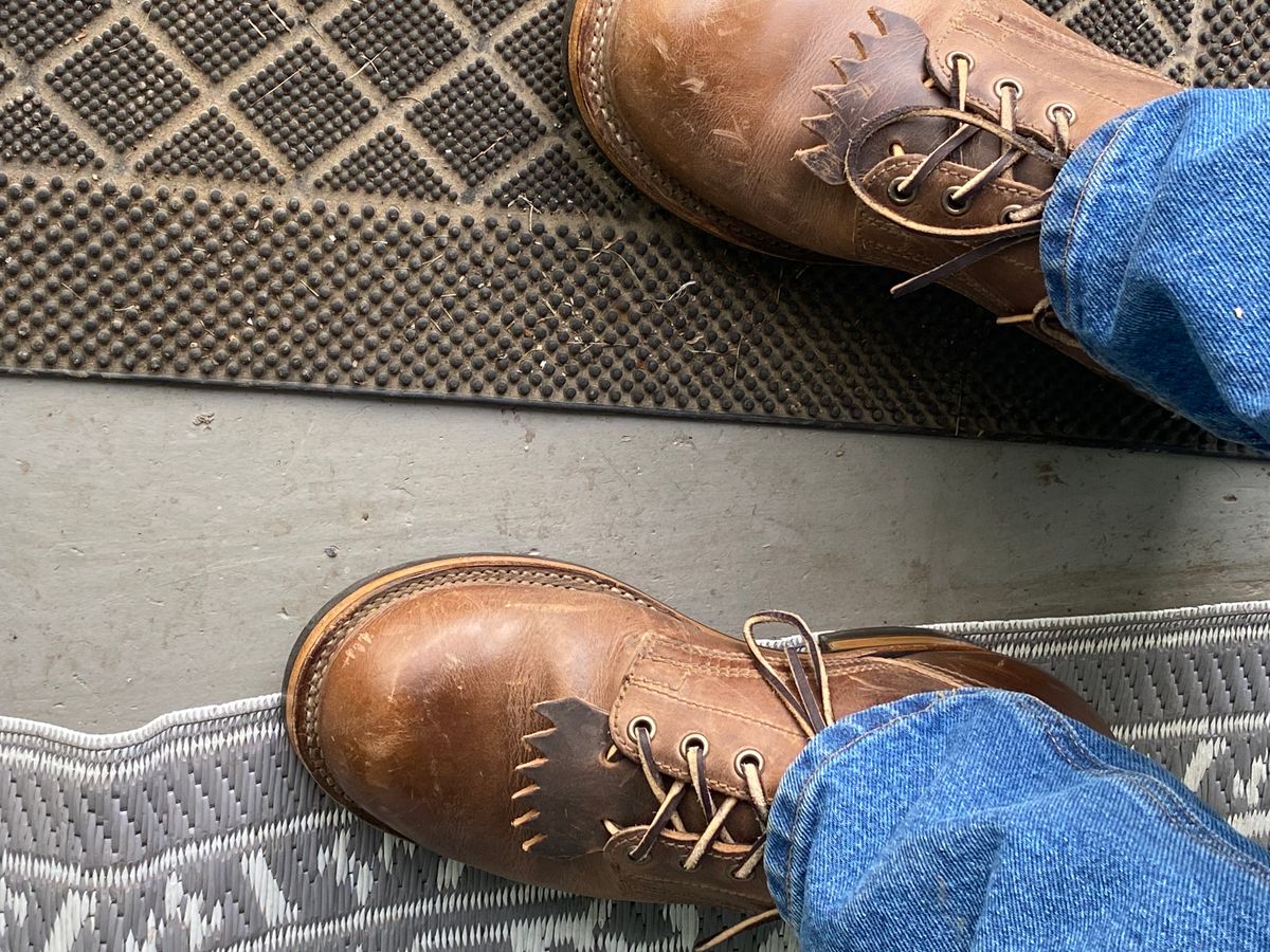 Photo by ColetonFuller on October 27, 2024 of the Drew's Boots 6-Inch Contractor in Rowdy Smooth.