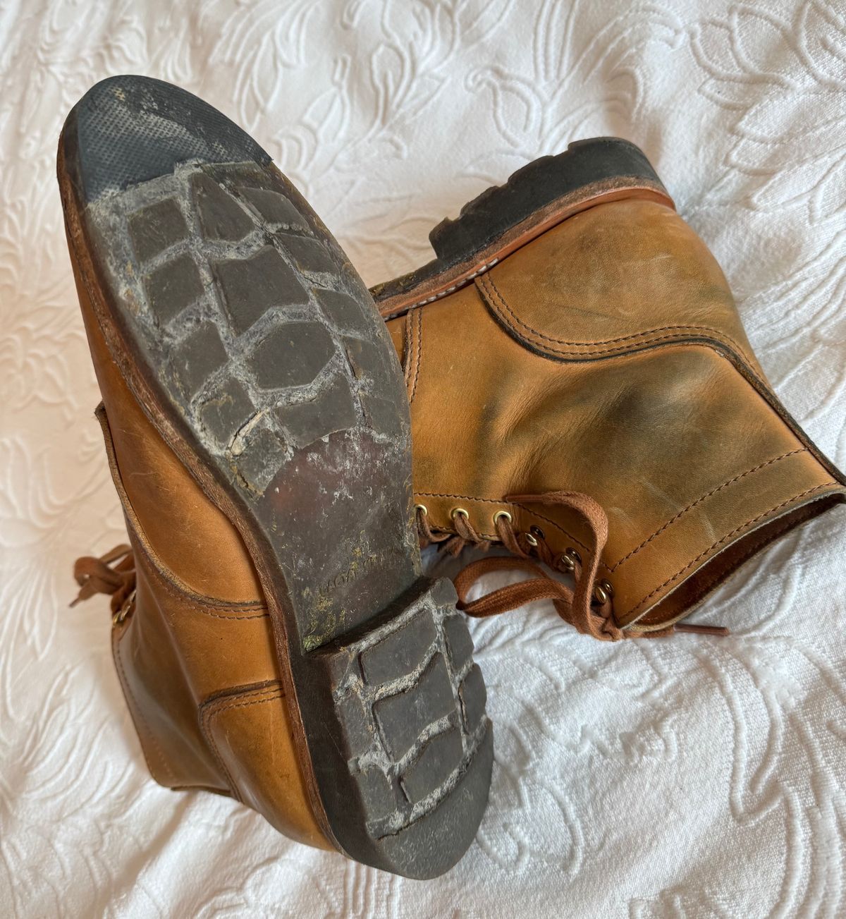 Photo by grantini on December 4, 2024 of the Oldspeed Service Boot 6” in Horween Tan Latigo.