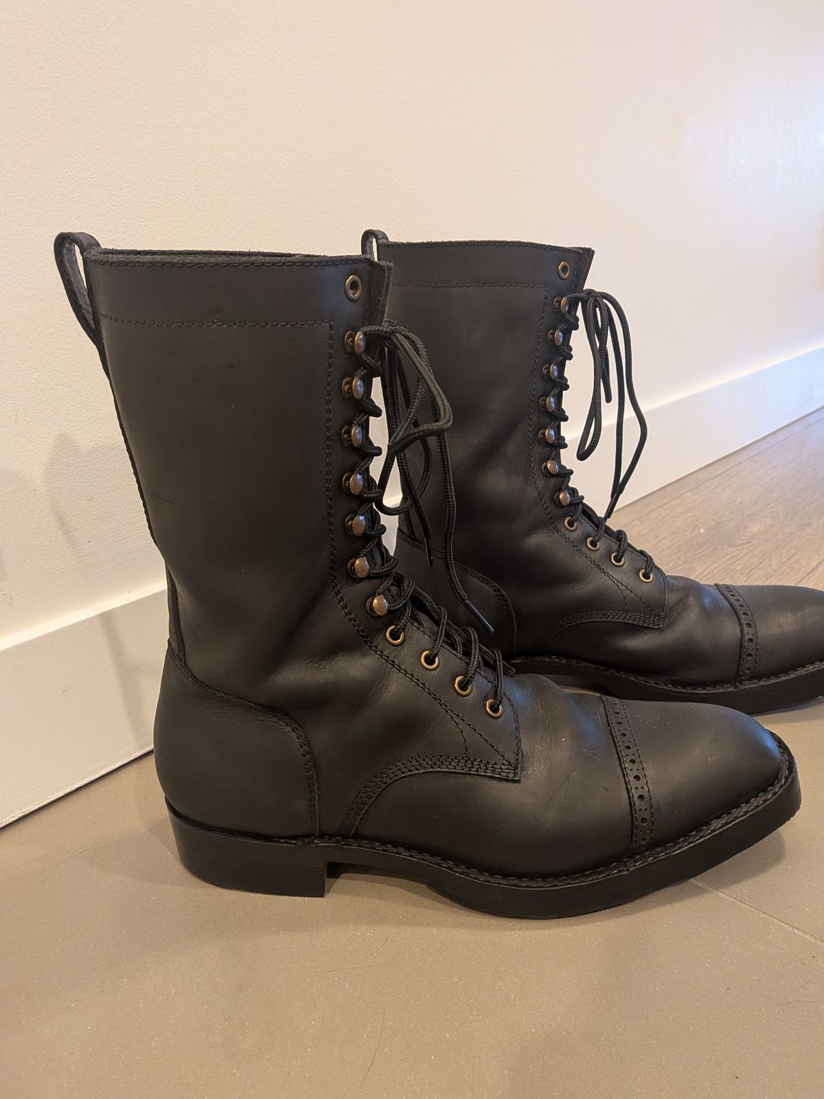 Photo by MonztaBear on February 14, 2026 of the Blkbrd Shoemaker Custom Model in Black Pullup.