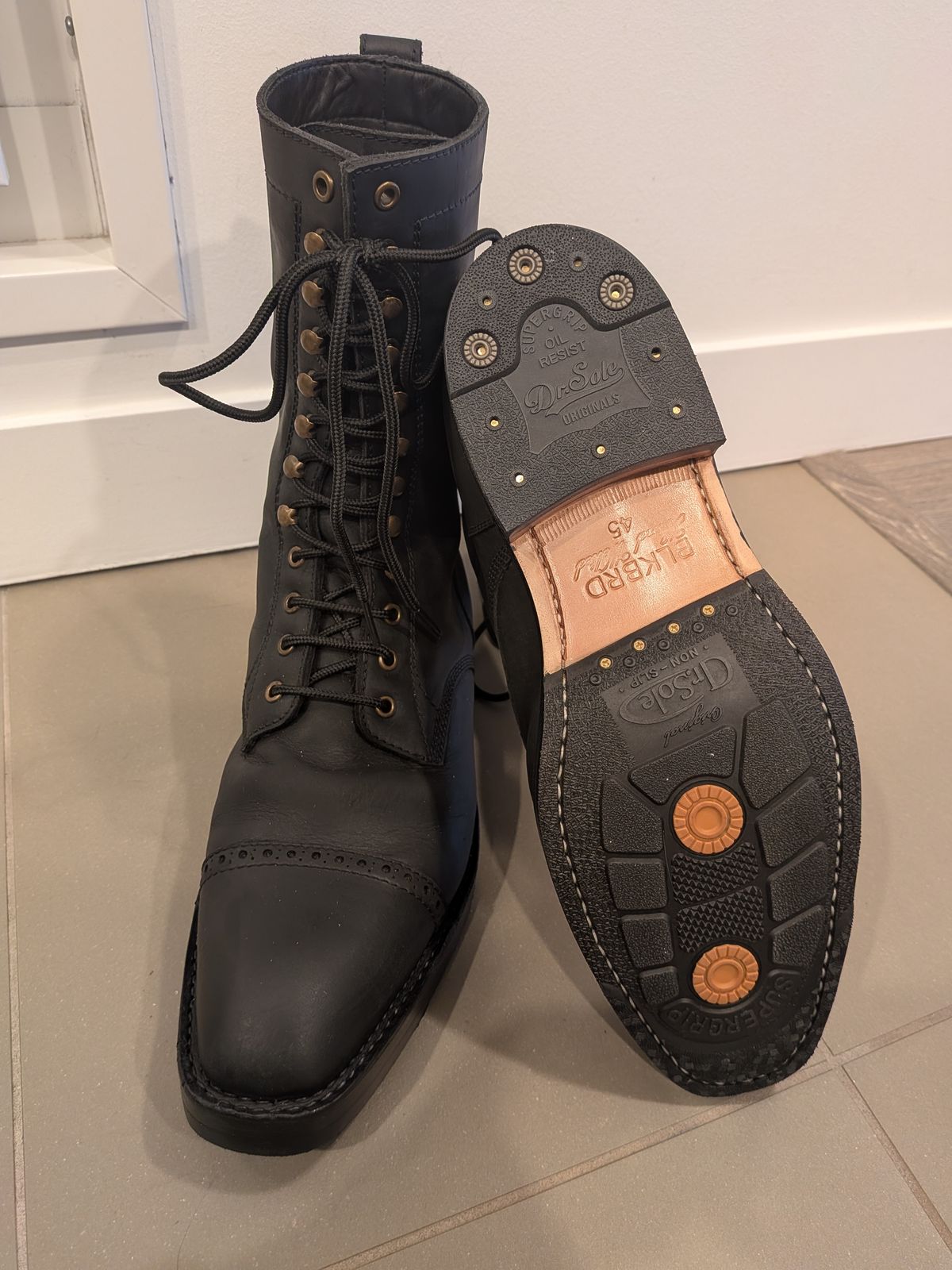 Photo by MonztaBear on February 14, 2026 of the Blkbrd Shoemaker Custom Model in Black Pullup.