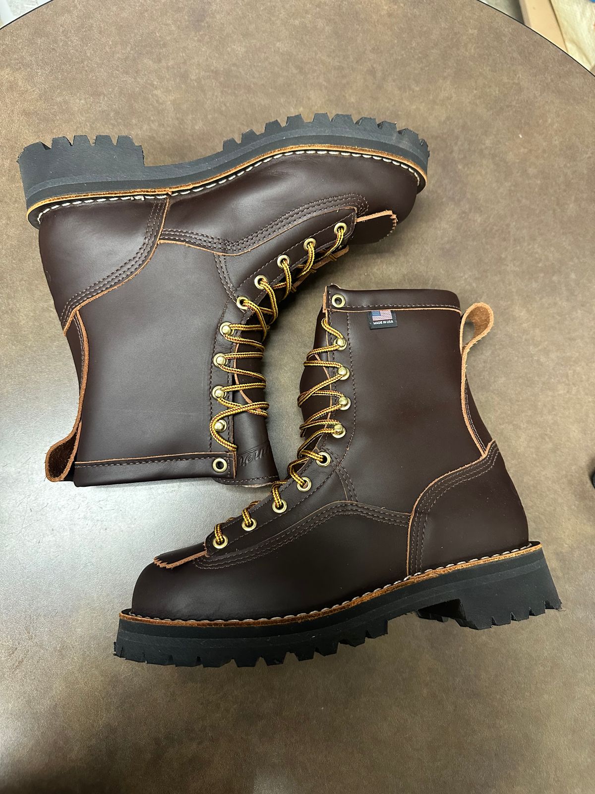Photo by MaisonSerrif on October 3, 2025 of the Danner Rain Forest in Brown Full Grain.