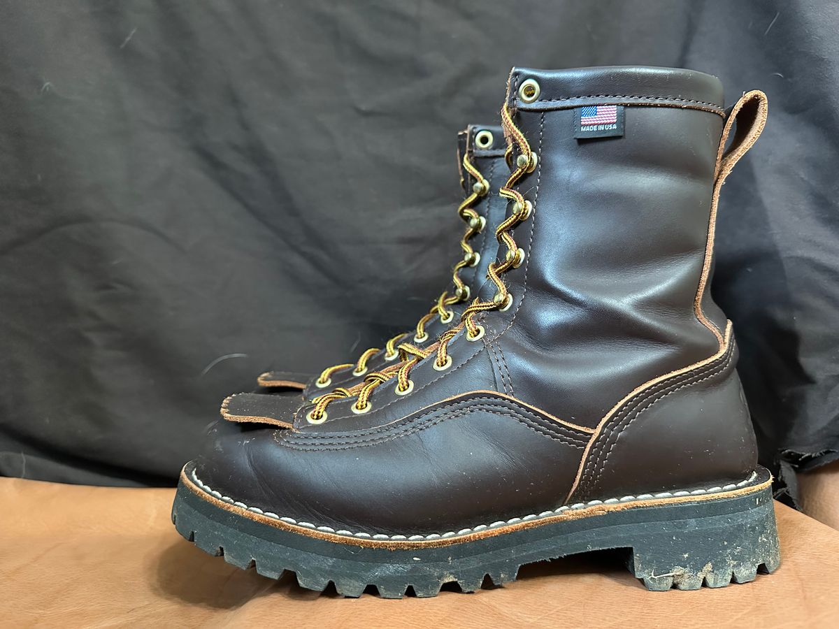 Photo by MaisonSerrif on November 4, 2025 of the Danner Rain Forest in Brown Full Grain.