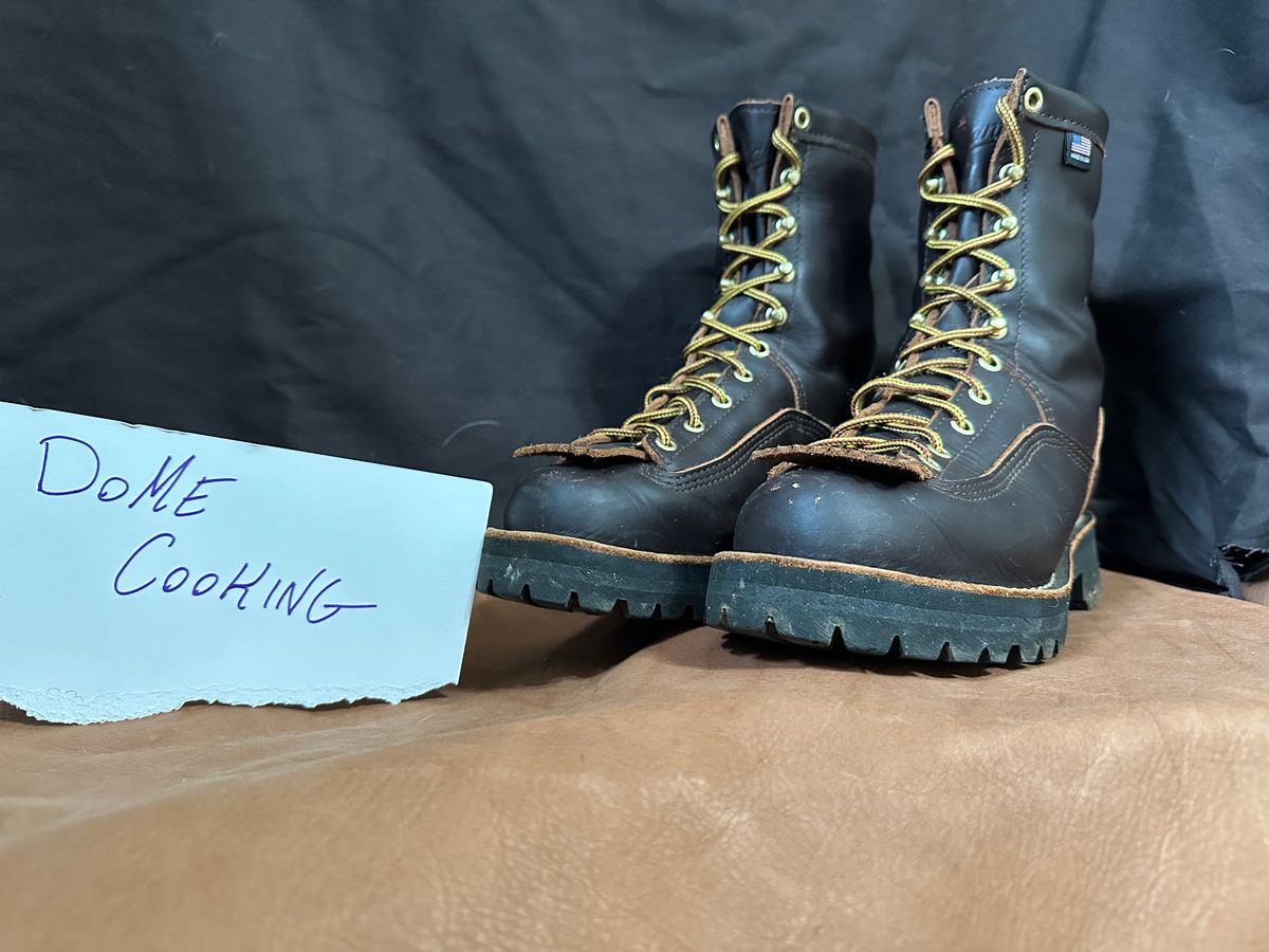 Photo by MaisonSerrif on November 4, 2025 of the Danner Rain Forest in Brown Full Grain.