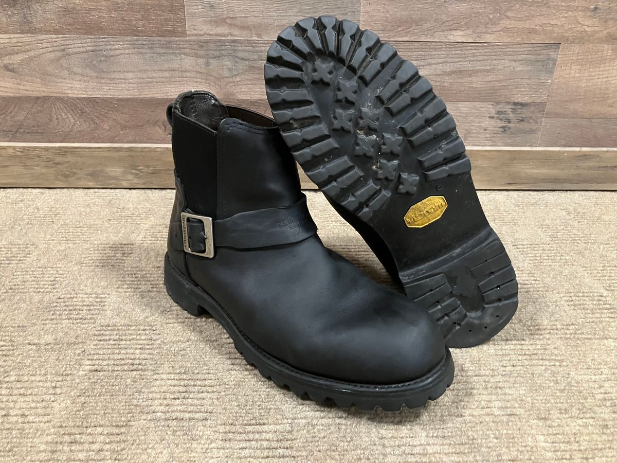 Photo by zaksiyc on April 19, 2025 of the Red Wing 977 in S.B. Foot Unknown Leather.