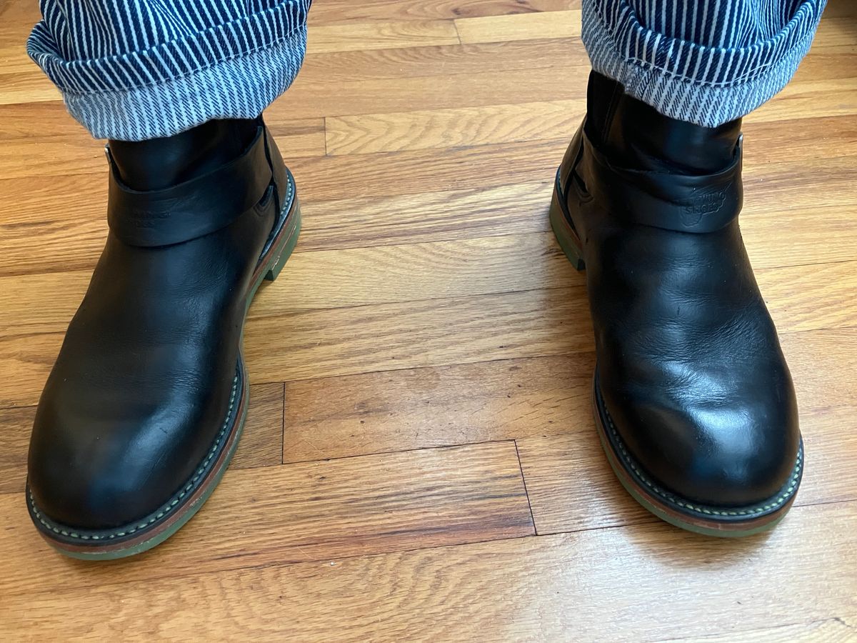 Photo by zaksiyc on October 31, 2025 of the Red Wing 977 in S.B. Foot Unknown Leather.