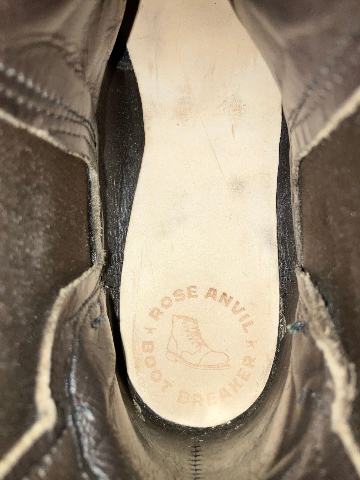 Photo by zaksiyc on October 3, 2025 of the Red Wing 977 in S.B. Foot Unknown Leather.