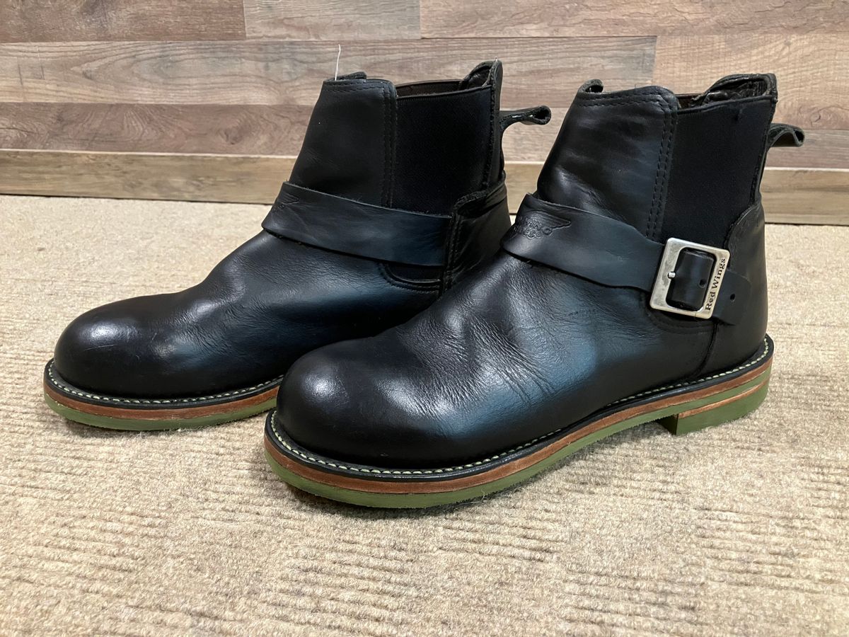 Photo by zaksiyc on October 3, 2025 of the Red Wing 977 in S.B. Foot Unknown Leather.