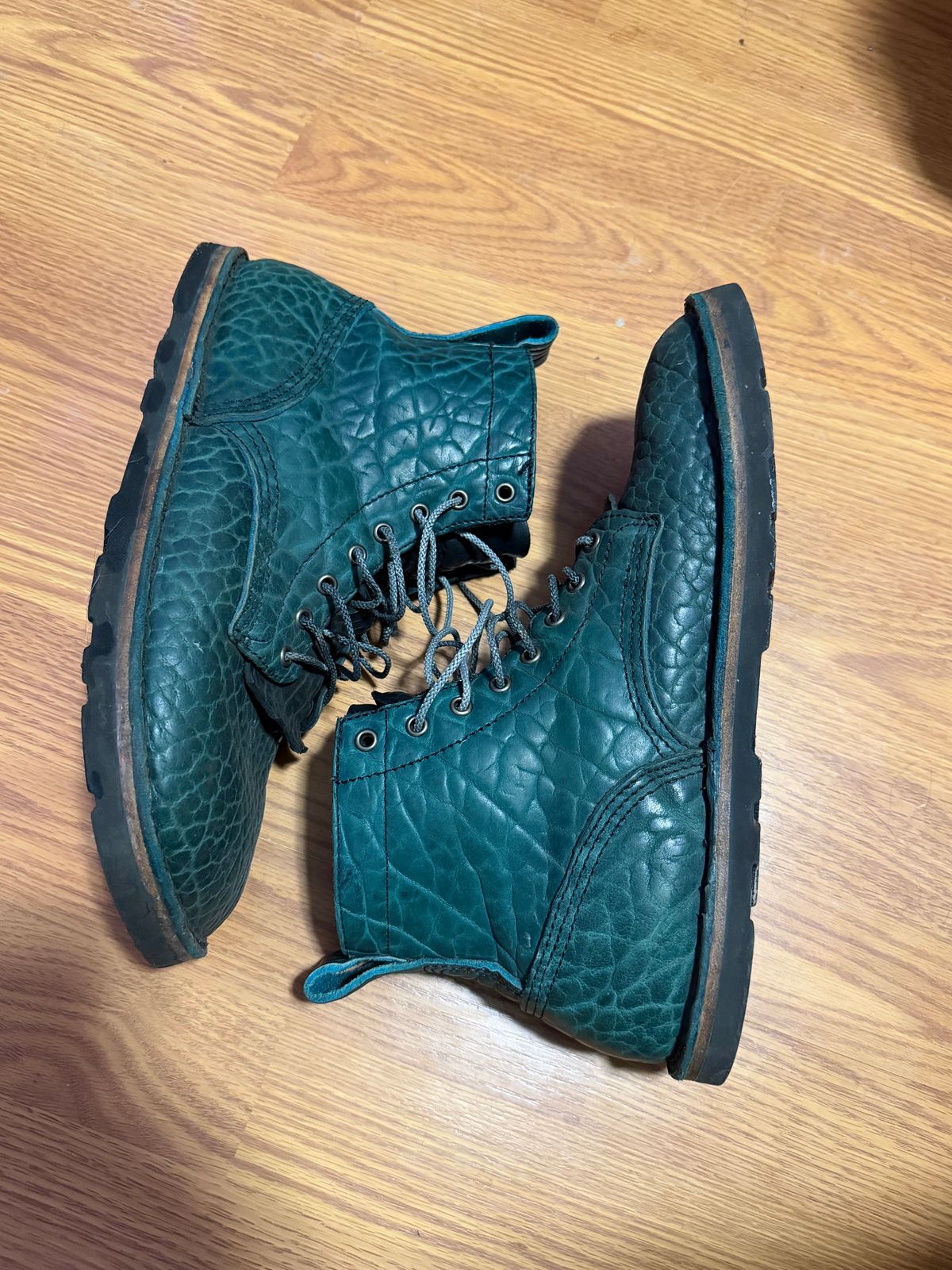 Photo by Forgedleather on December 6, 2025 of the Texarado Bailey in Canyon Teal Bison.