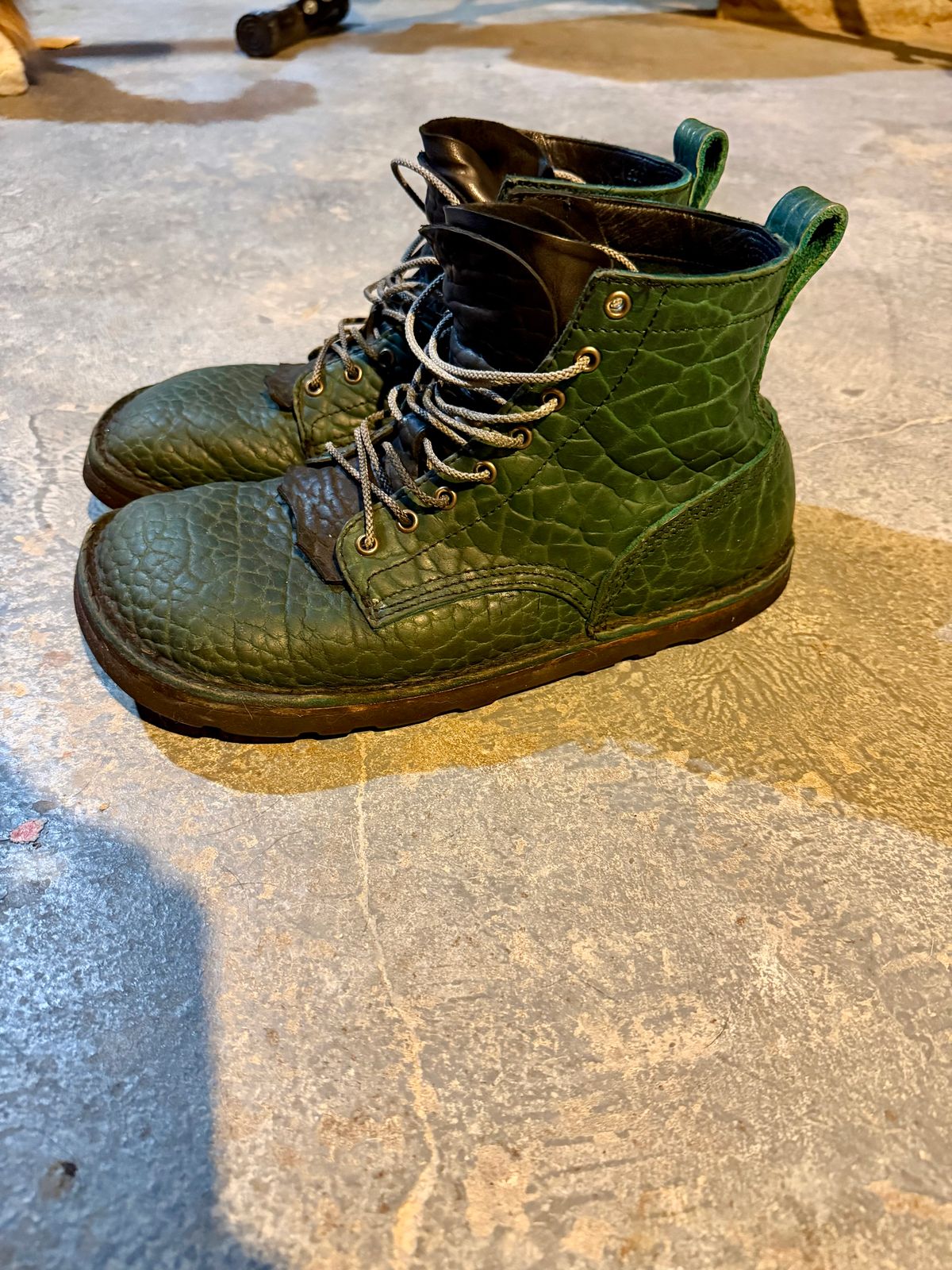 Photo by Forgedleather on January 1, 2026 of the Texarado Bailey in Canyon Teal Bison.