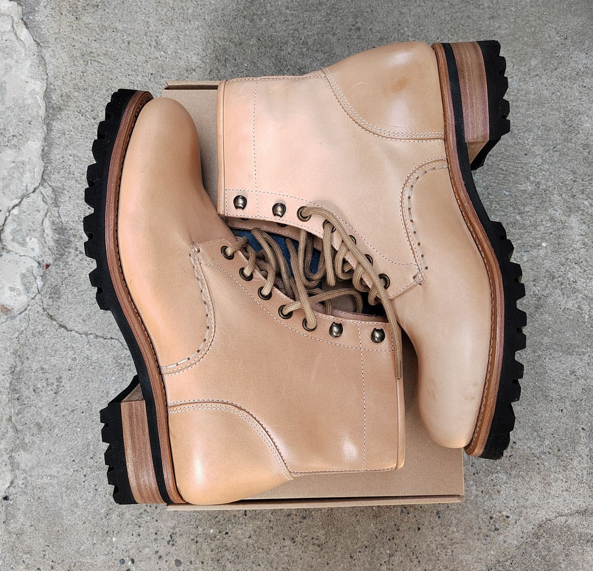 Photo by buttsandshouldersowner on October 3, 2025 of the Butts and Shoulders The Heritage Boots in Natural Leather.