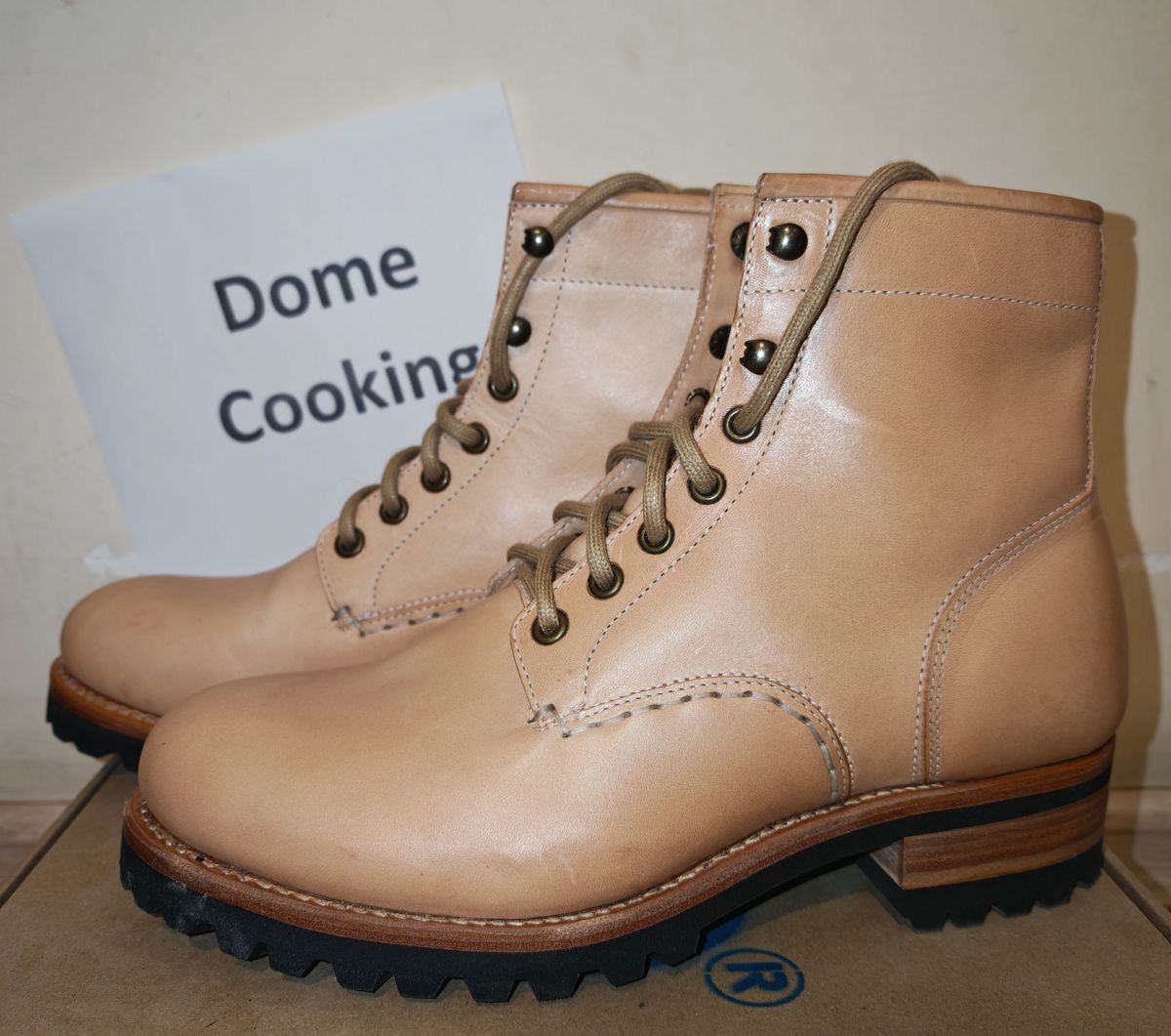 Photo by buttsandshouldersowner on November 5, 2025 of the Butts and Shoulders The Heritage Boots in Natural Leather.