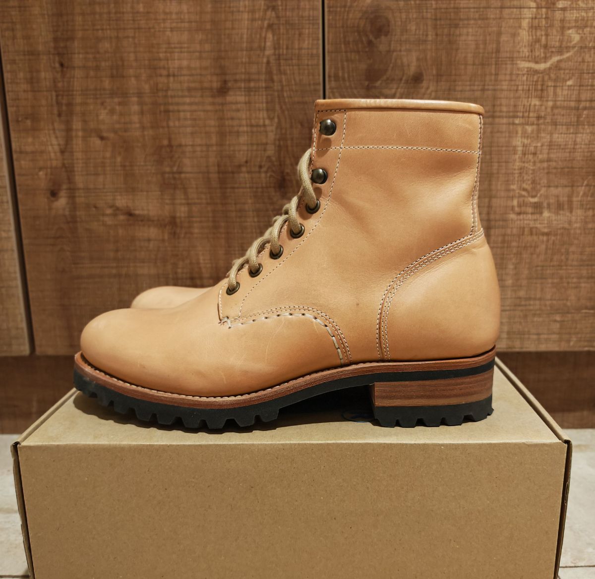 Photo by buttsandshouldersowner on December 6, 2025 of the Butts and Shoulders The Heritage Boots in Natural Leather.