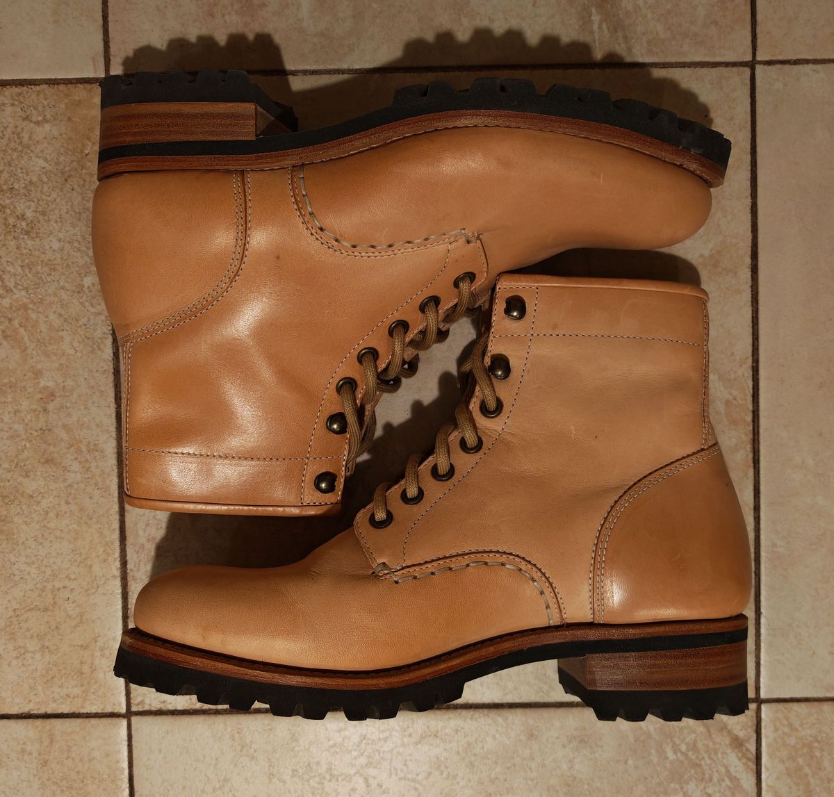 Photo by buttsandshouldersowner on December 6, 2025 of the Butts and Shoulders The Heritage Boots in Natural Leather.