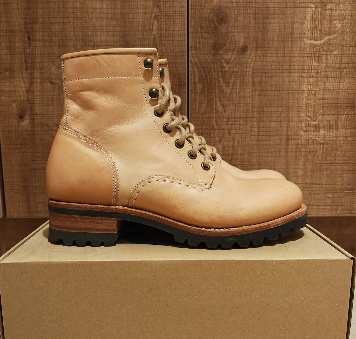 Photo by buttsandshouldersowner on December 6, 2025 of the Butts and Shoulders The Heritage Boots in Natural Leather.