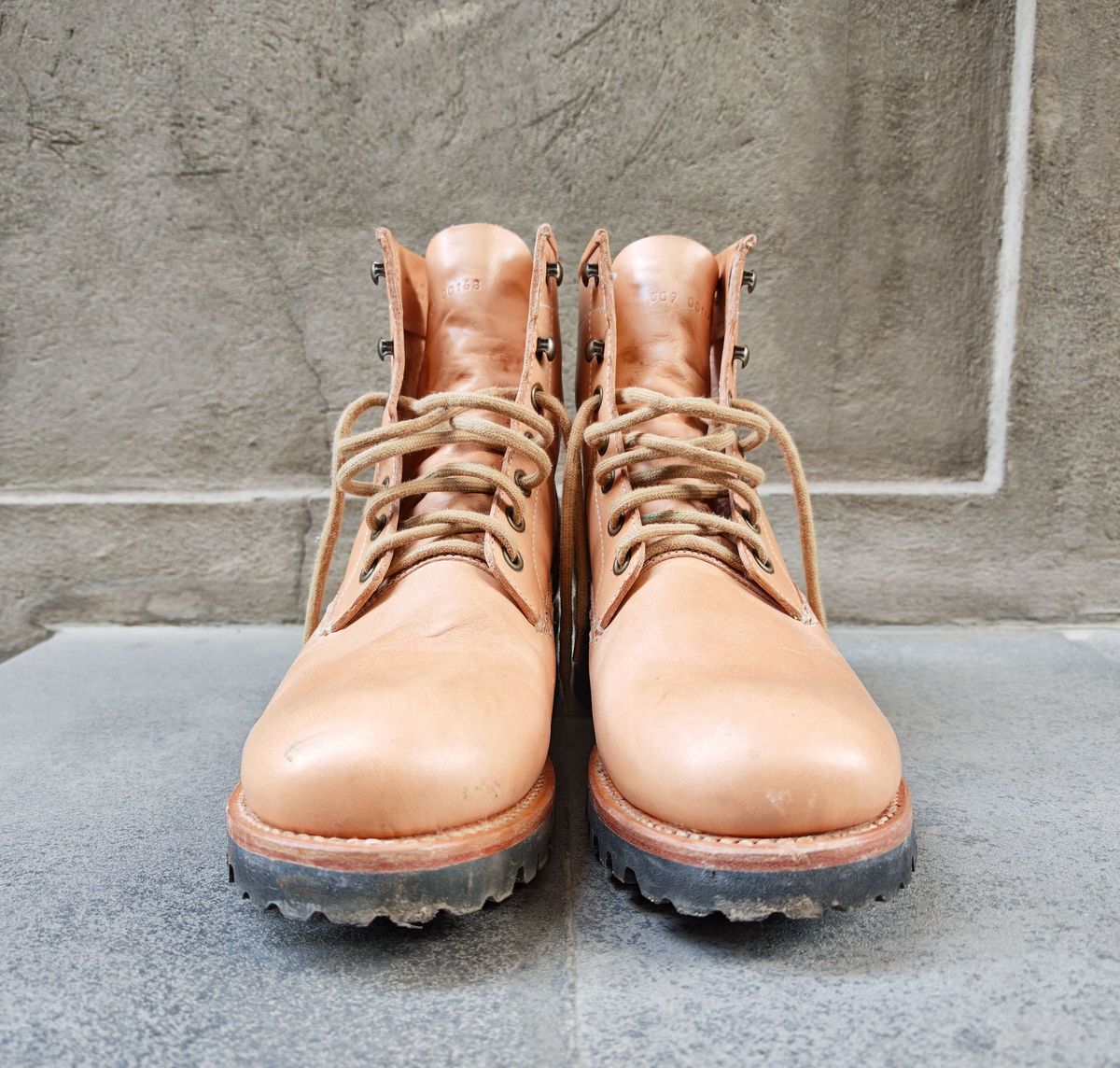 Photo by buttsandshouldersowner on April 5, 2026 of the Butts and Shoulders The Heritage Boots in Natural Leather.