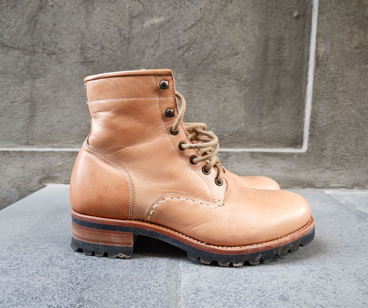 Photo by buttsandshouldersowner on April 5, 2026 of the Butts and Shoulders The Heritage Boots in Natural Leather.