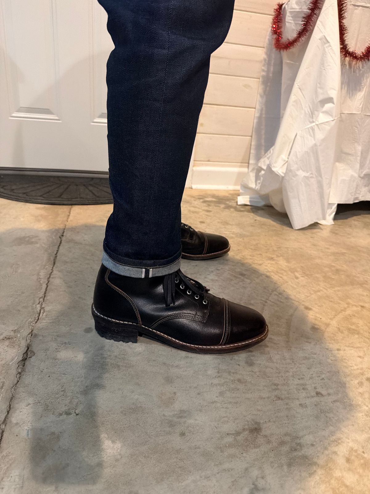 Photo by TheBeardedFeller on December 21, 2025 of the Thursday Vanguard in Horween Waxed Cacao.