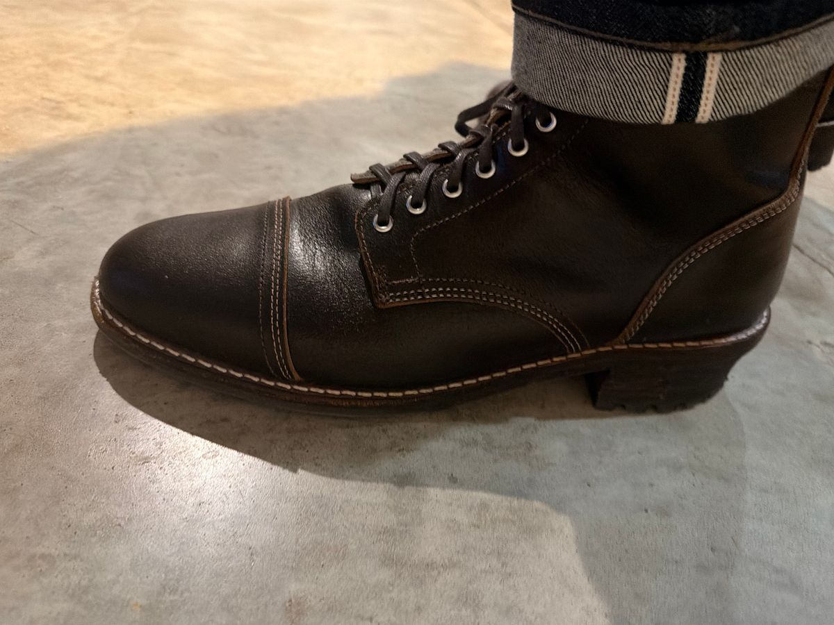 Photo by TheBeardedFeller on December 21, 2025 of the Thursday Vanguard in Horween Waxed Cacao.