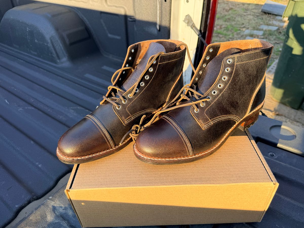 Photo by TheBeardedFeller on December 12, 2025 of the Thursday Vanguard in Horween Waxed Cacao.