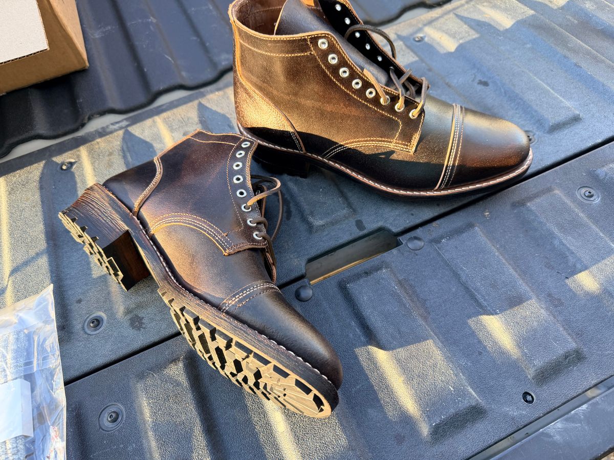 Photo by TheBeardedFeller on December 12, 2025 of the Thursday Vanguard in Horween Waxed Cacao.