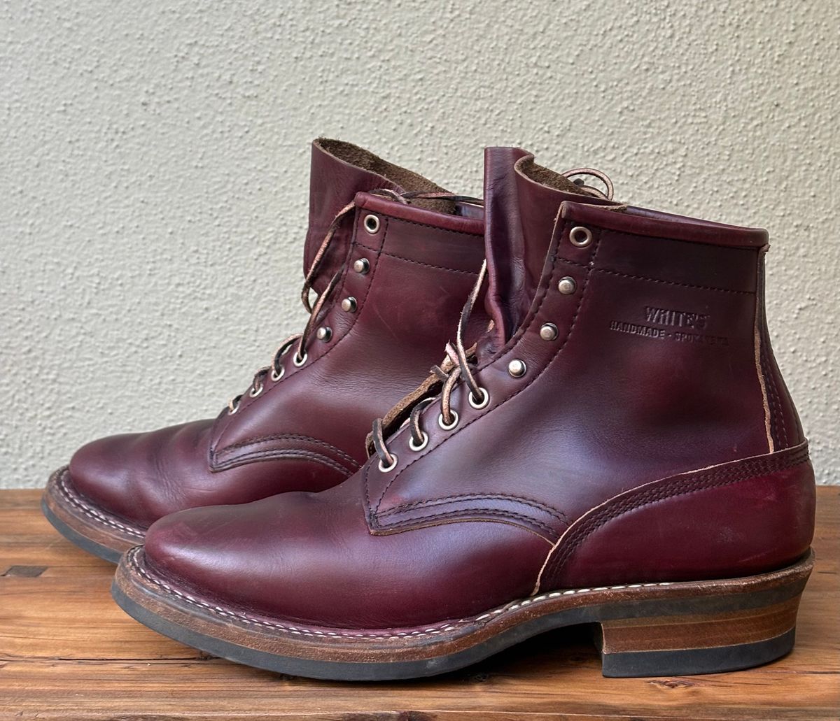 Photo by Sheparza on November 4, 2025 of the White's 350 Cruiser in Horween Burgundy Chromexcel.