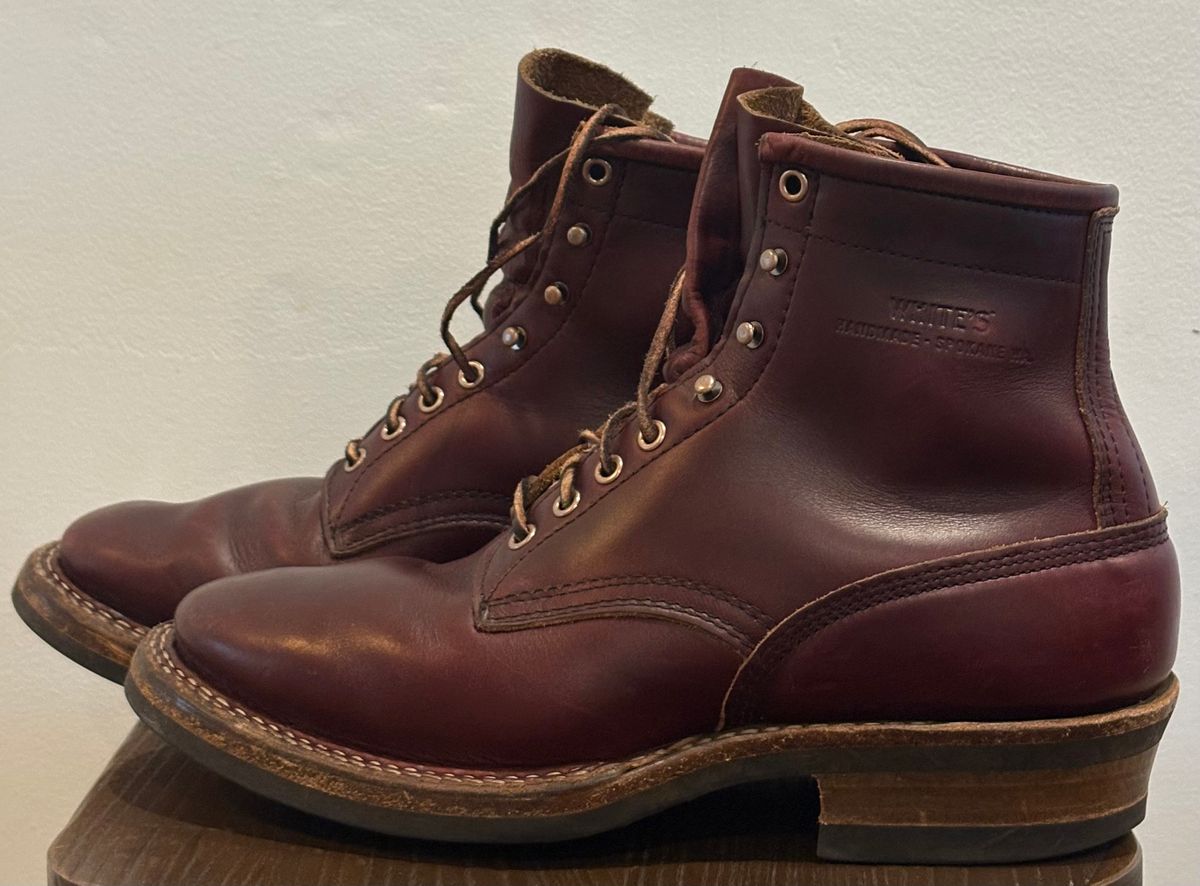 Photo by Sheparza on January 5, 2026 of the White's 350 Cruiser in Horween Burgundy Chromexcel.